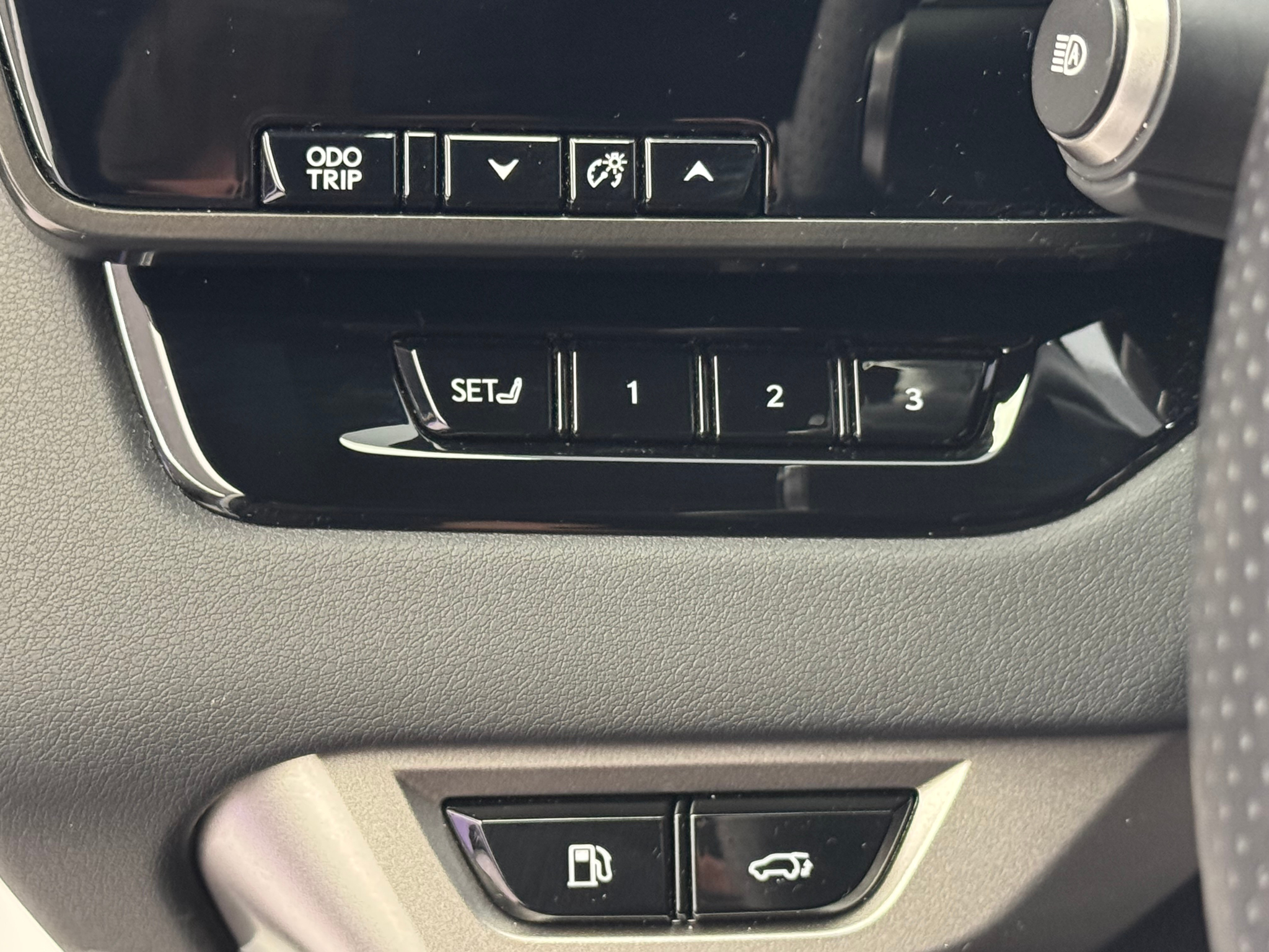 listing desktop thumbnail image 14