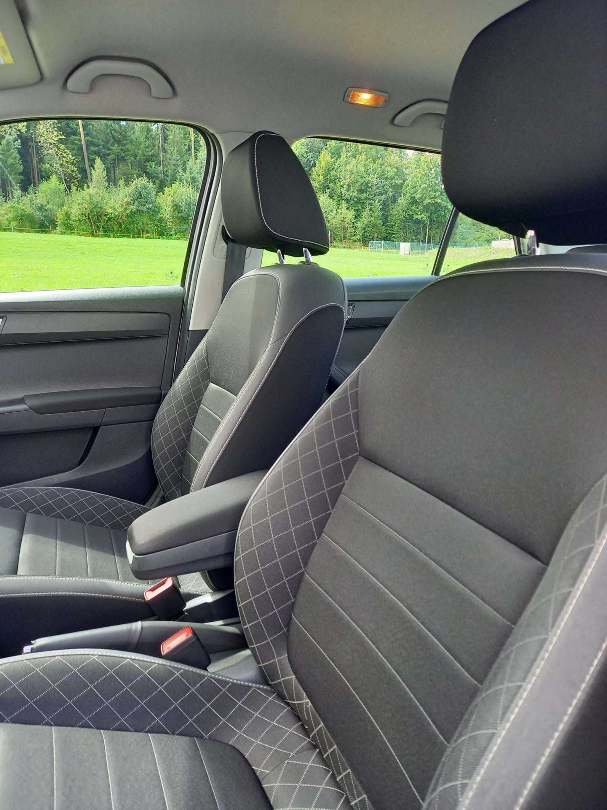 listing desktop thumbnail image 9