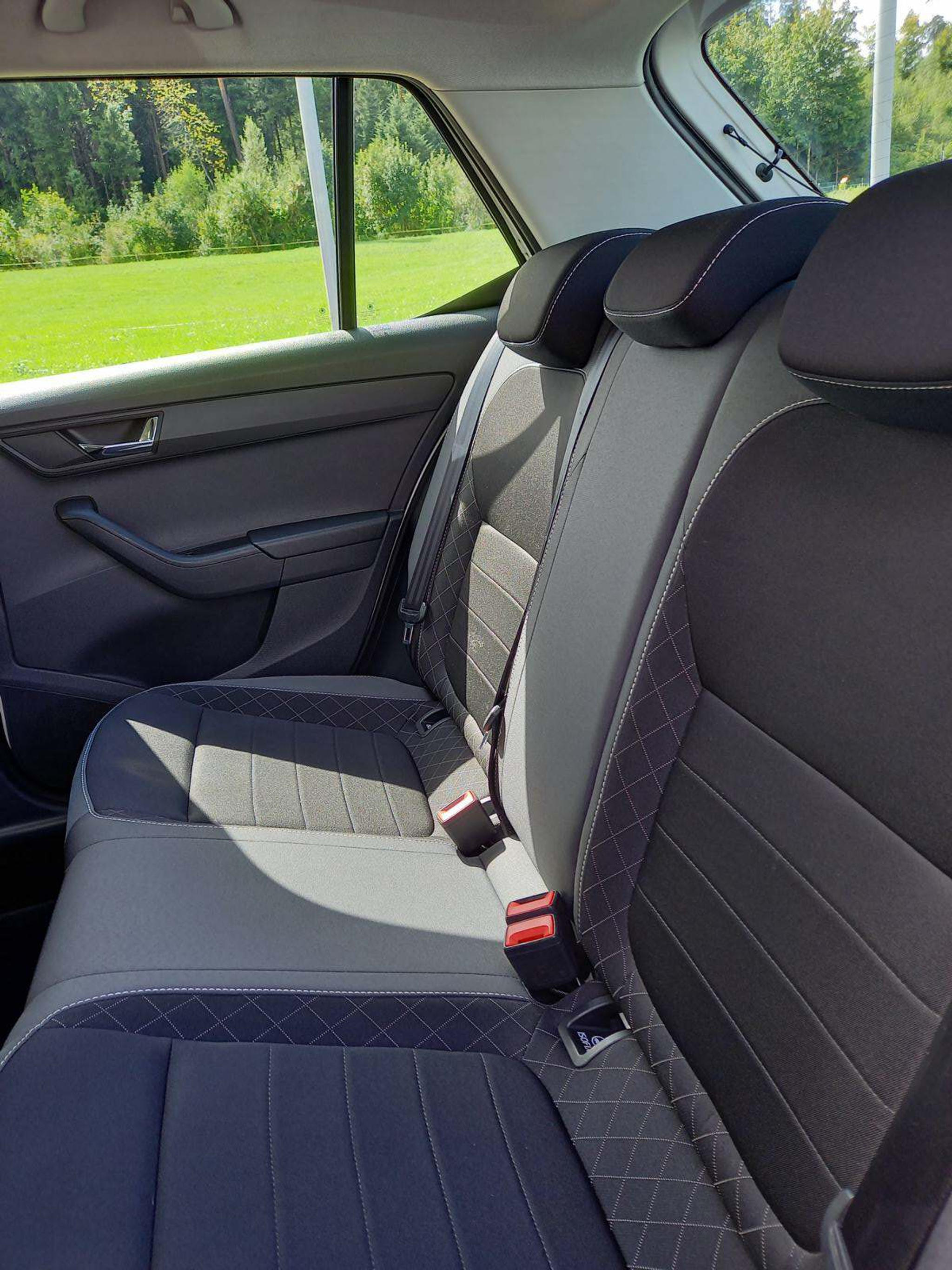 listing desktop thumbnail image 11