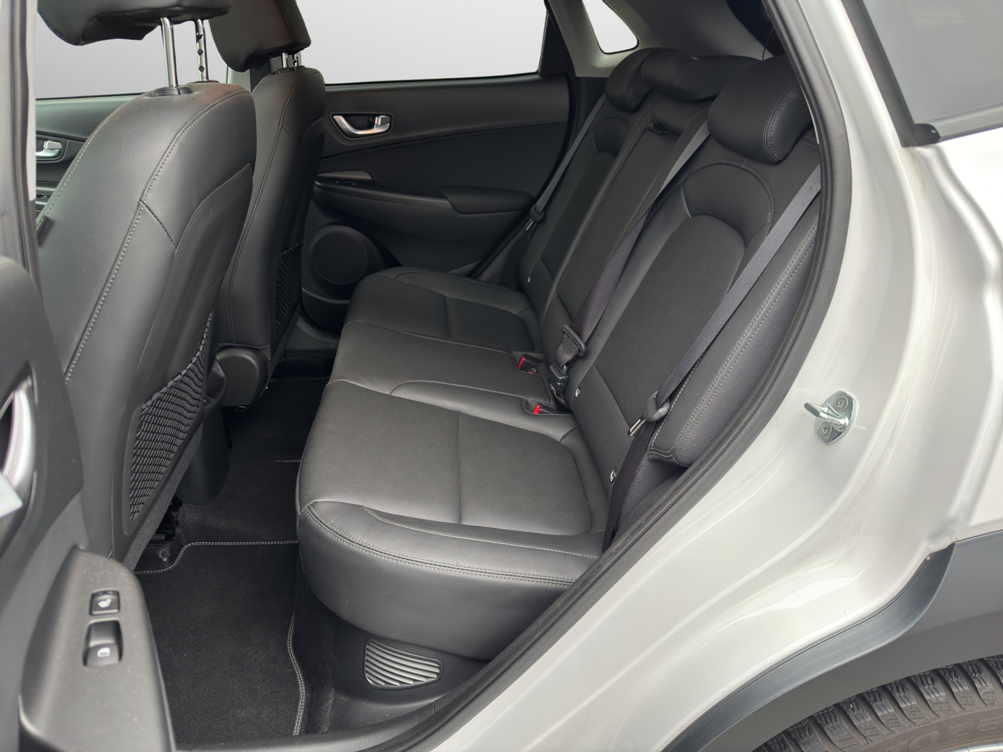 listing desktop thumbnail image 6