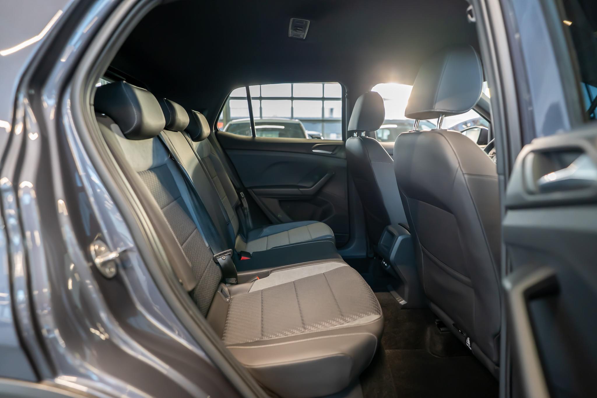 listing desktop thumbnail image 11