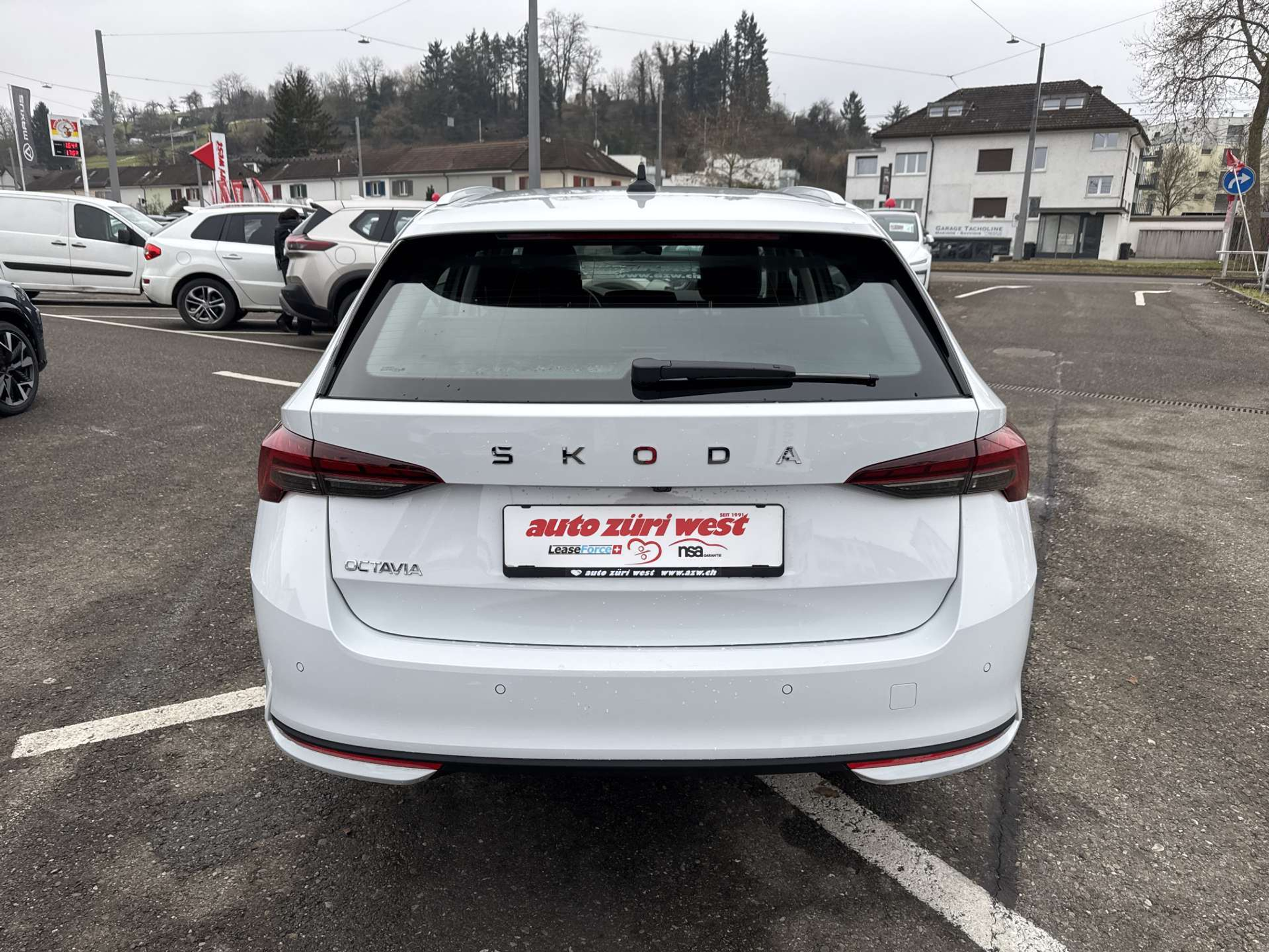 listing desktop thumbnail image 14