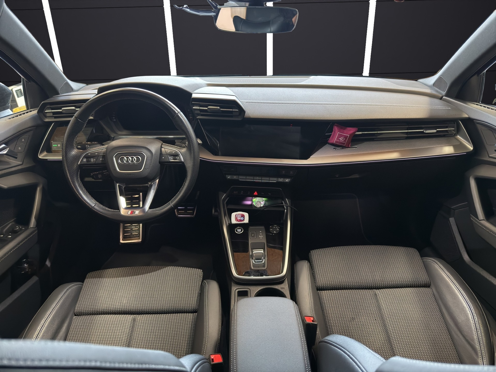 listing desktop thumbnail image 8