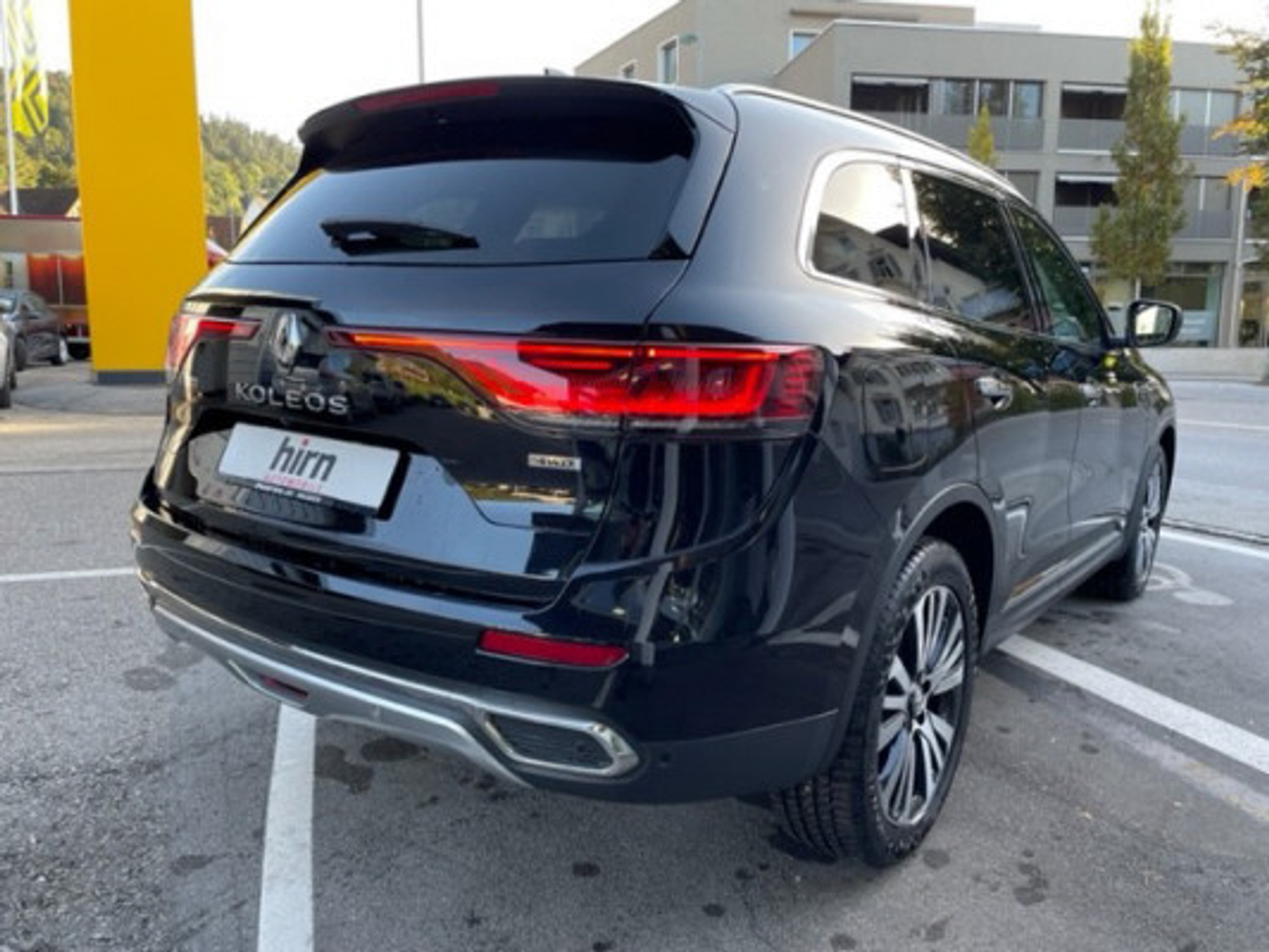 listing desktop thumbnail image 2