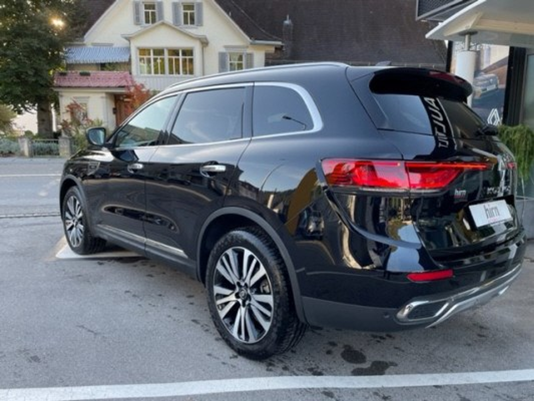 car-image-1