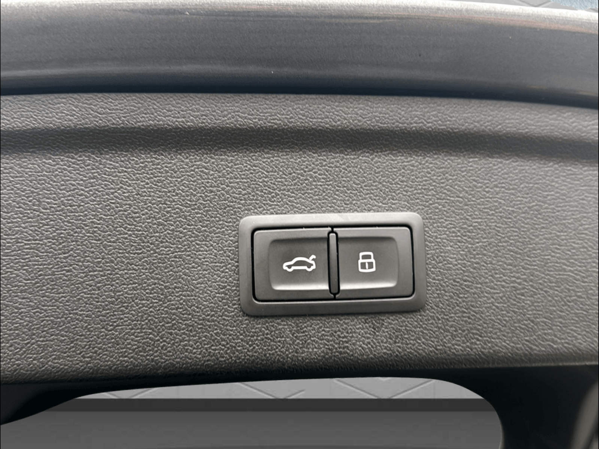 listing desktop thumbnail image 18