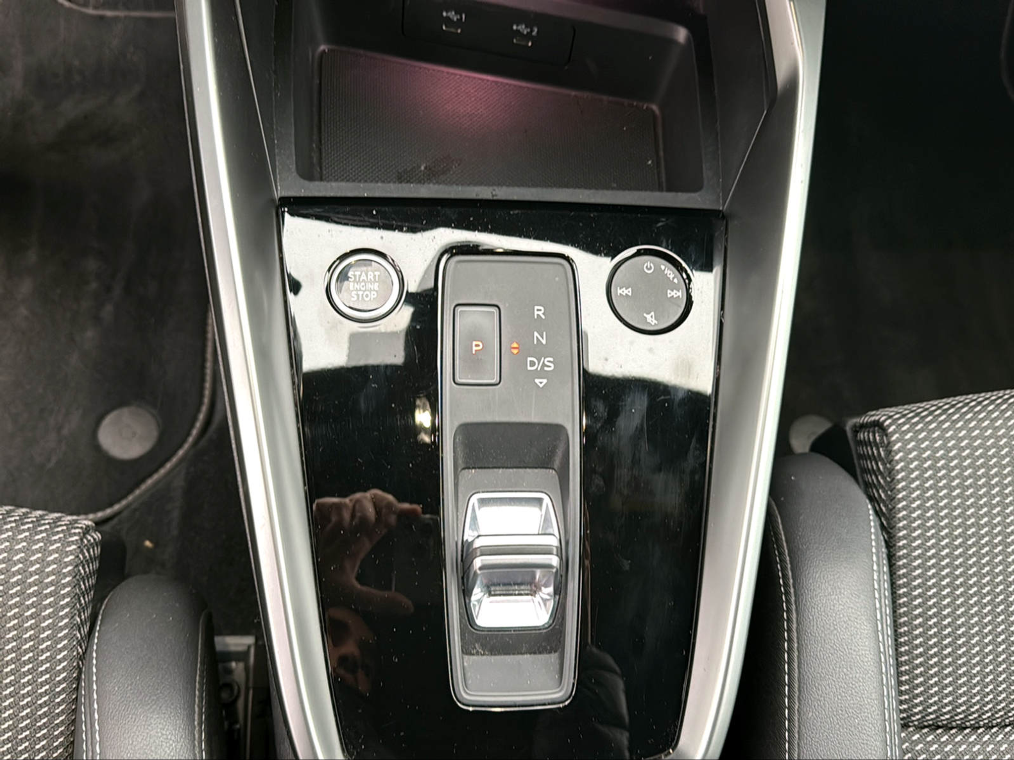 listing desktop thumbnail image 14