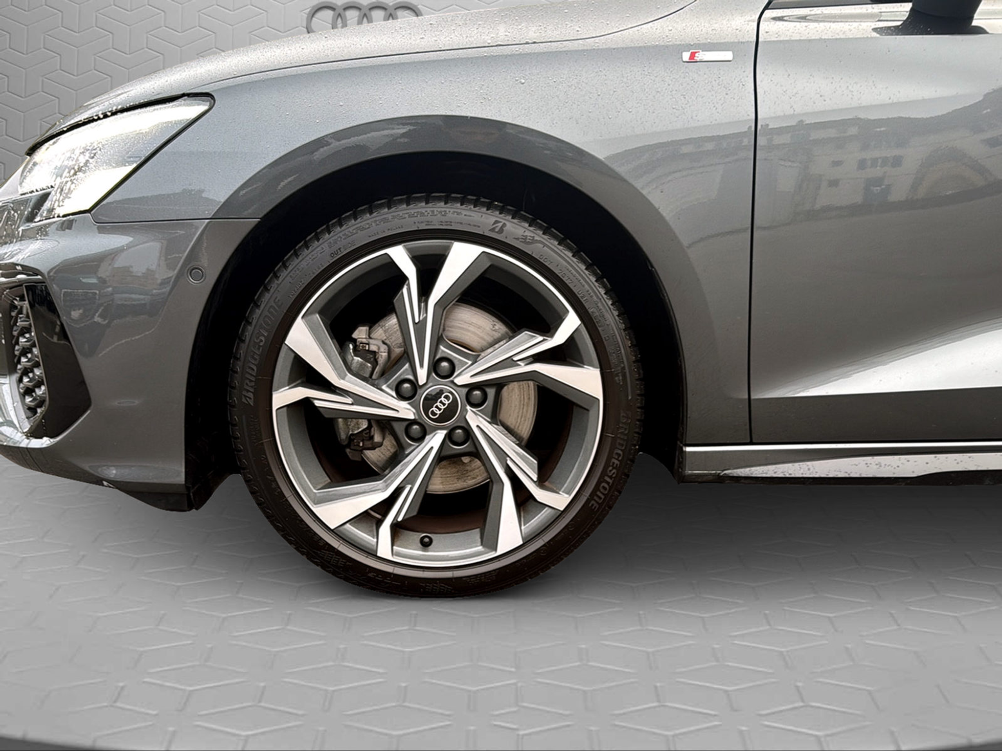 listing desktop thumbnail image 8