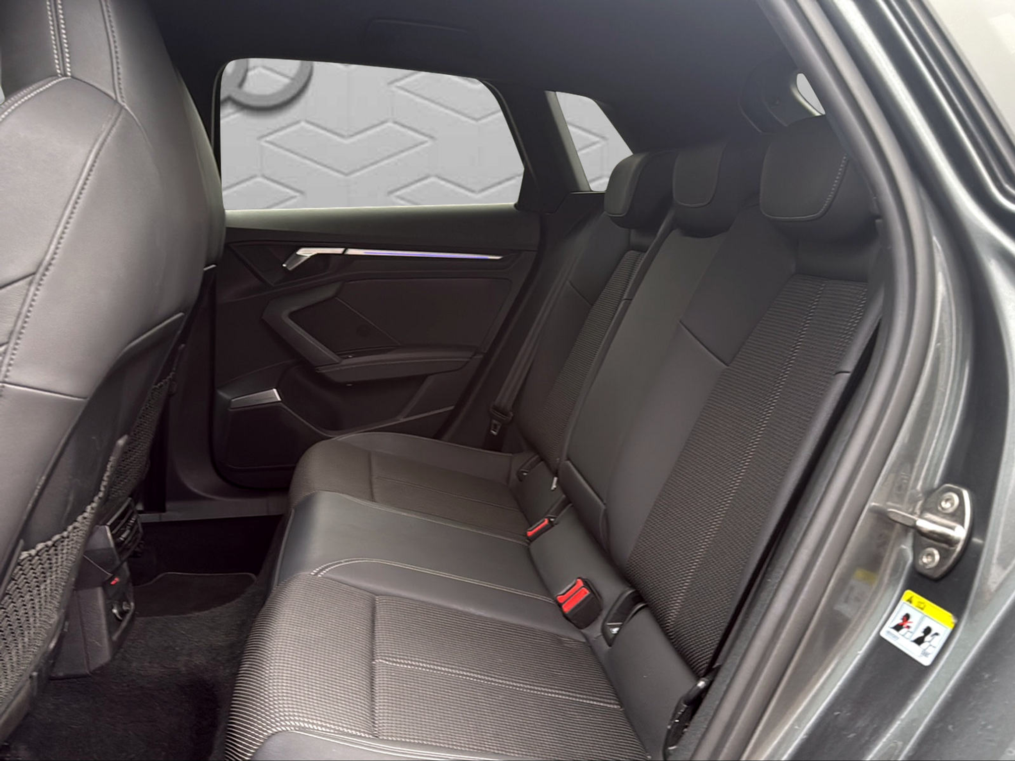 listing desktop thumbnail image 15