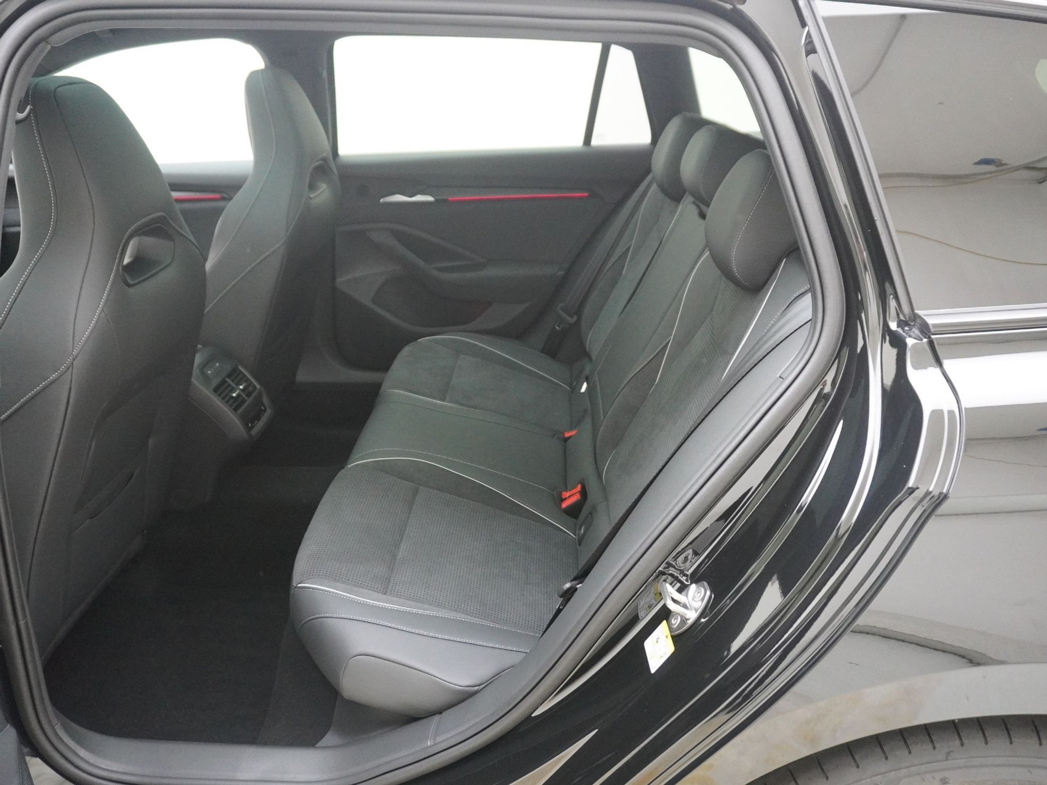 listing desktop thumbnail image 14