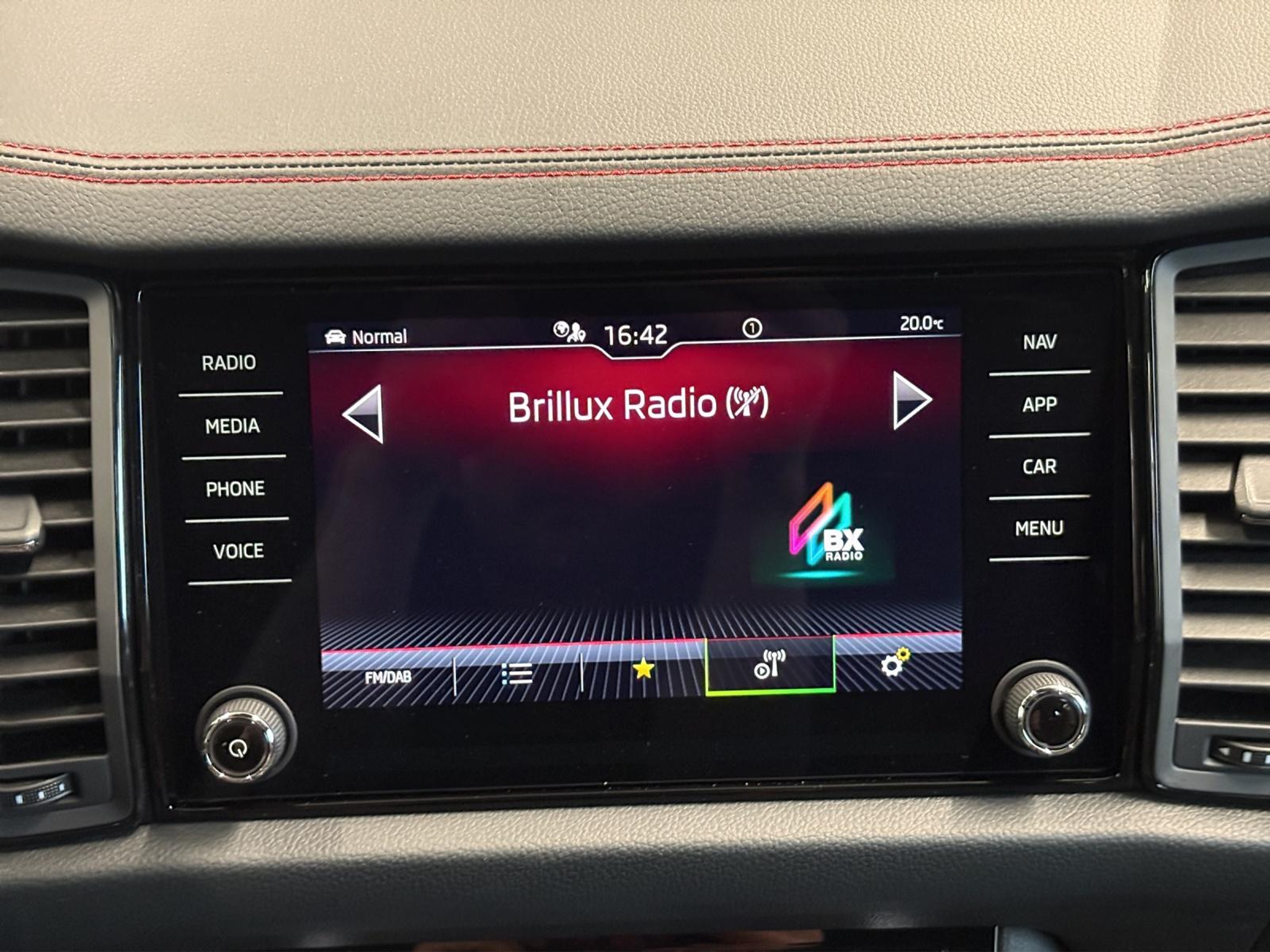 listing desktop thumbnail image 12