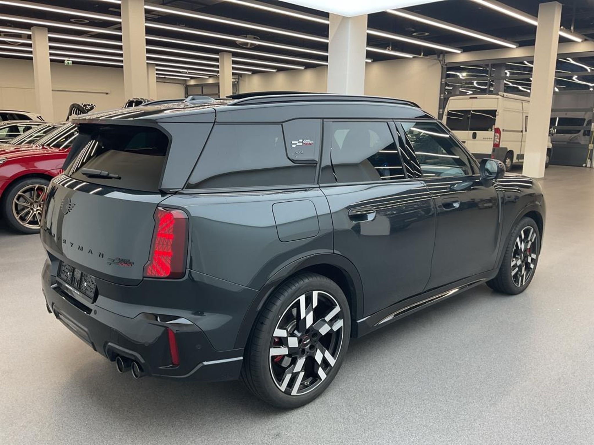 listing desktop thumbnail image 2