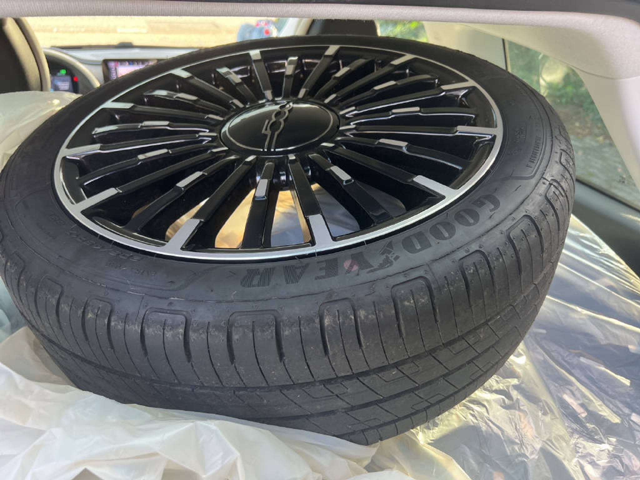 listing desktop thumbnail image 7