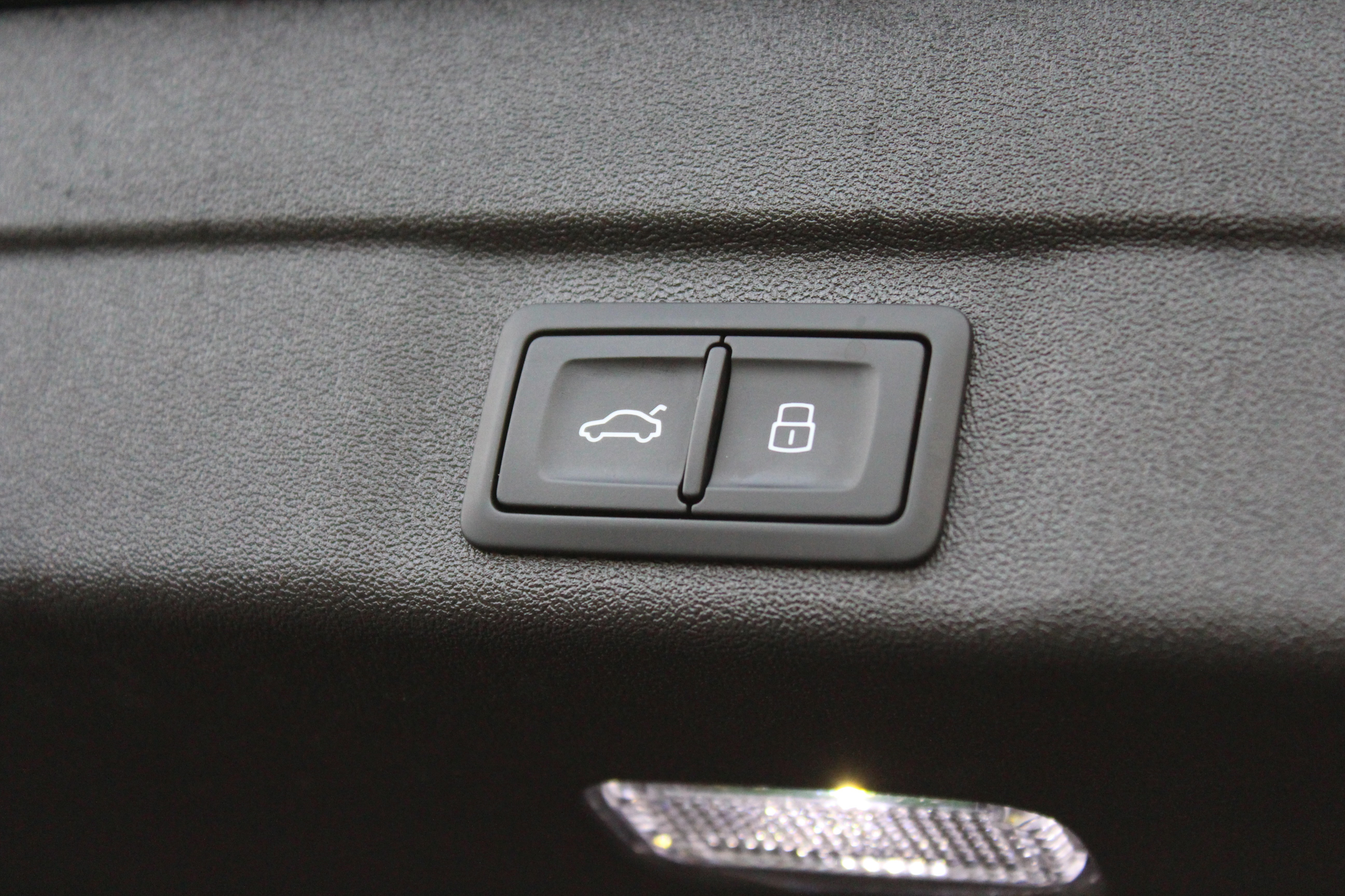 listing desktop thumbnail image 17