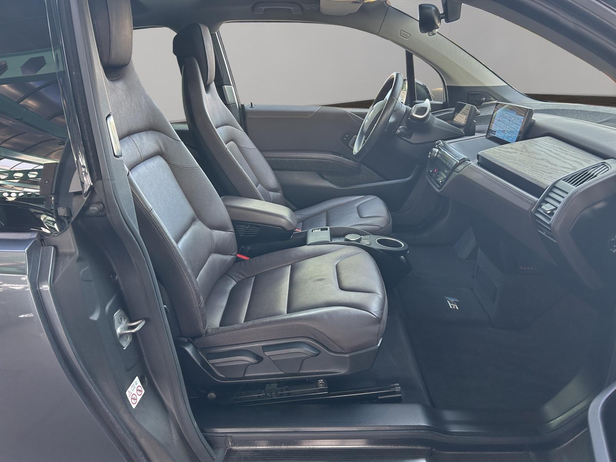 listing desktop thumbnail image 11