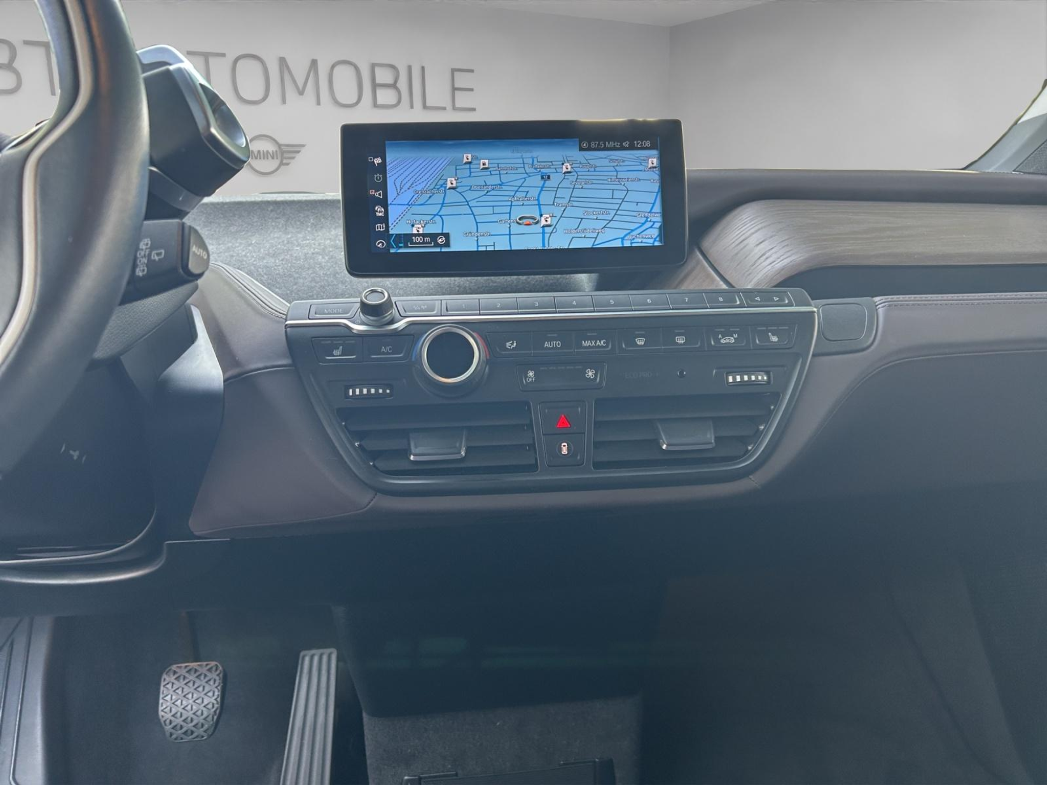 listing desktop thumbnail image 10