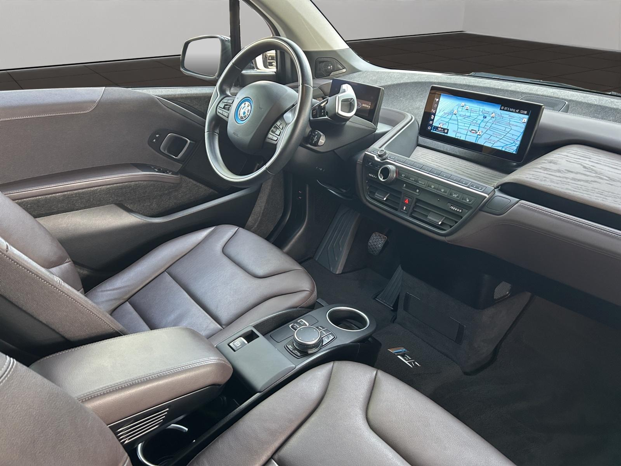 listing desktop thumbnail image 6