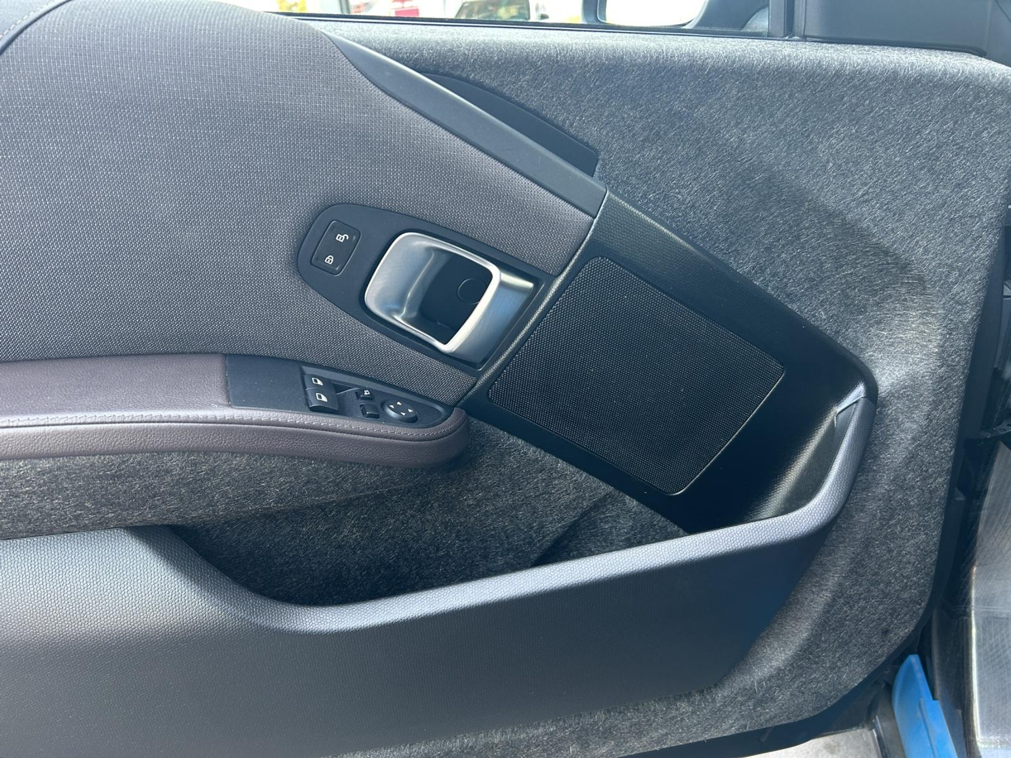 listing desktop thumbnail image 13