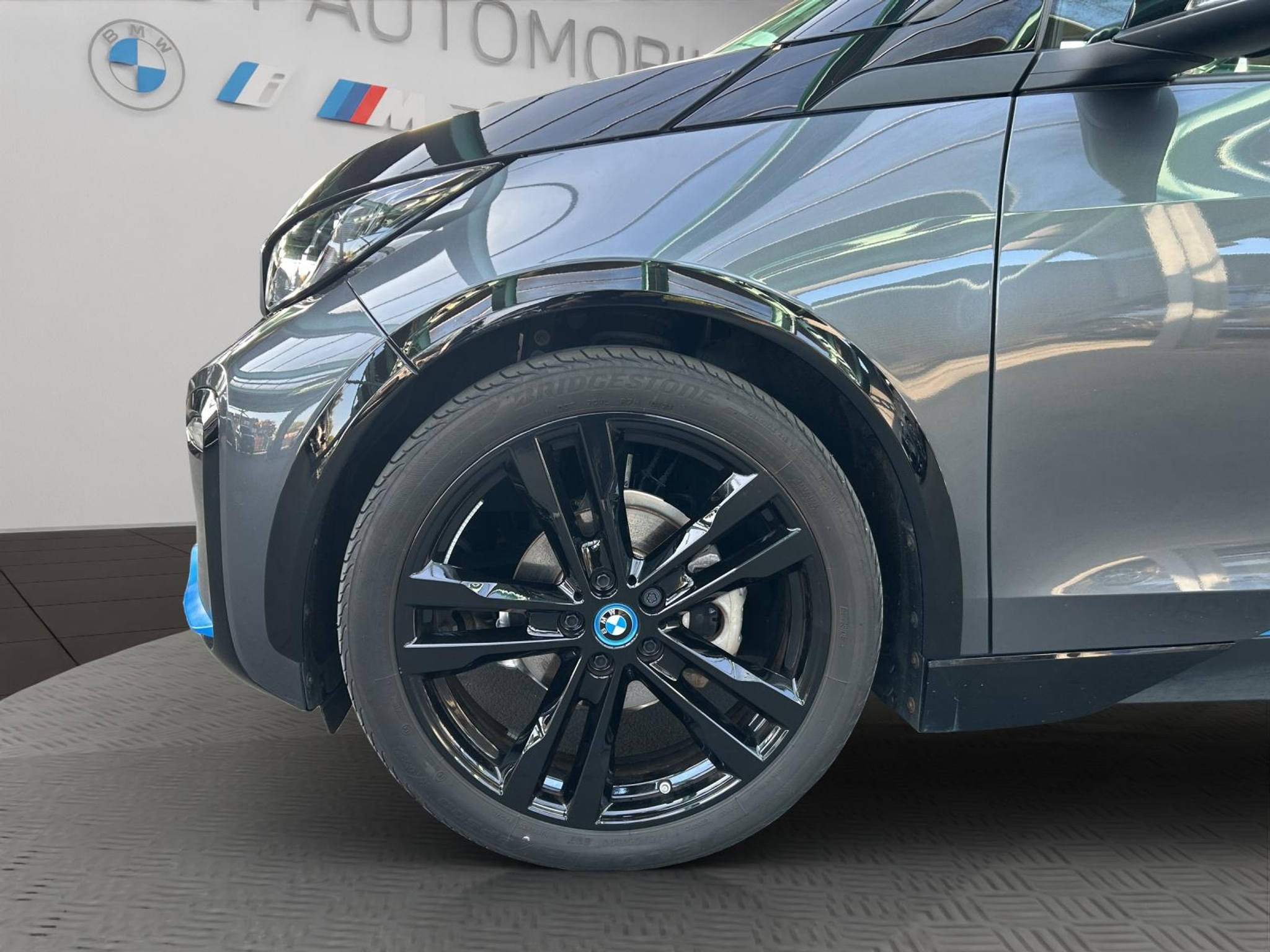 listing desktop thumbnail image 15