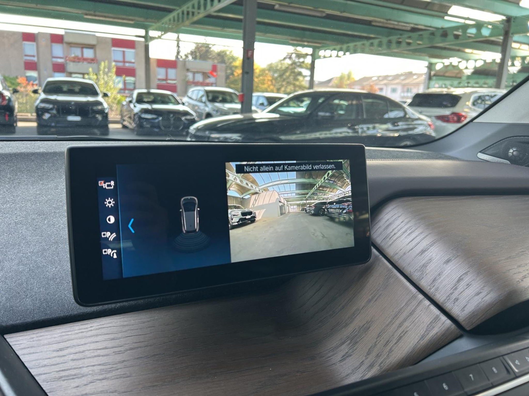 listing desktop thumbnail image 17