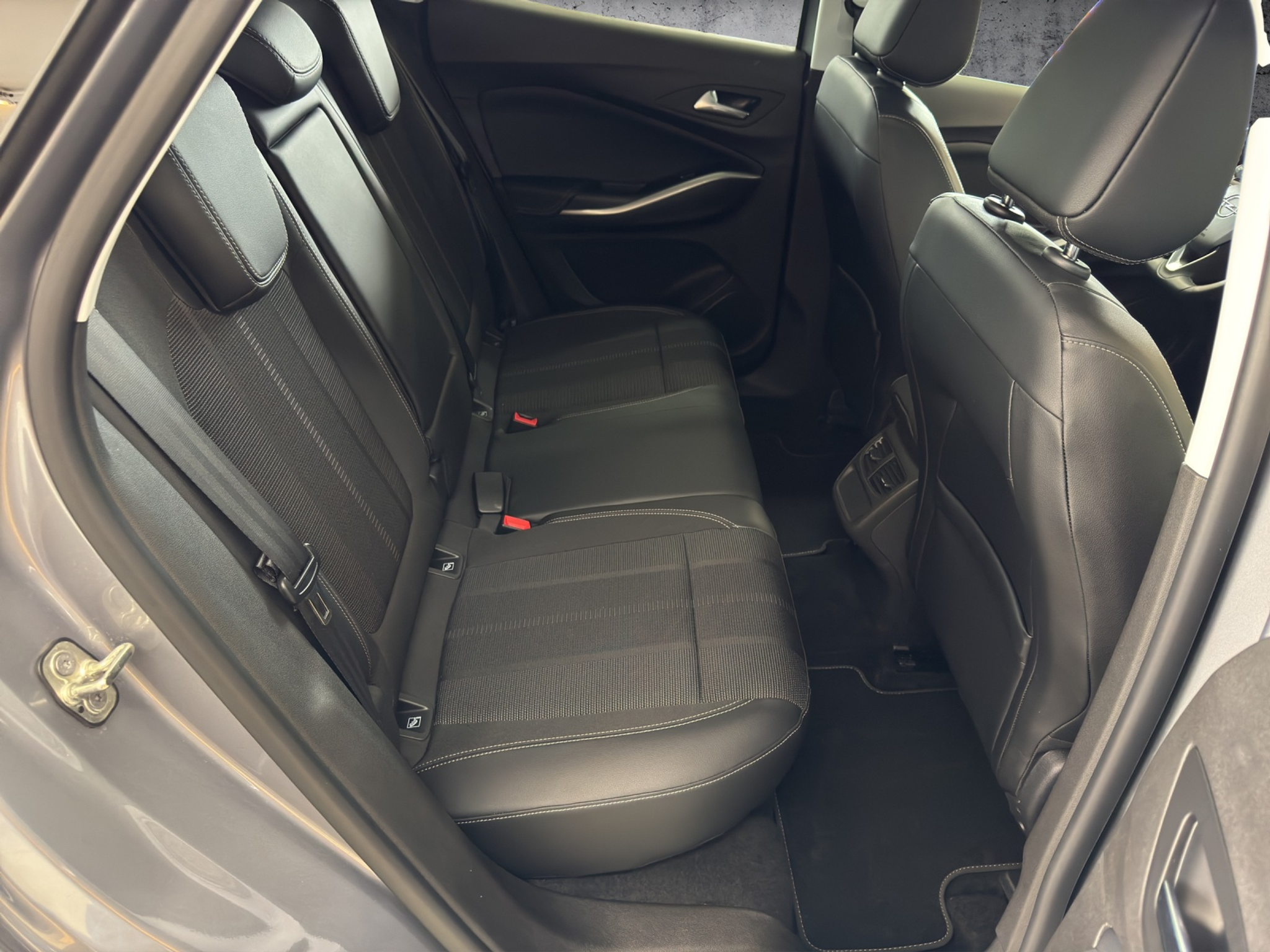 listing desktop thumbnail image 24