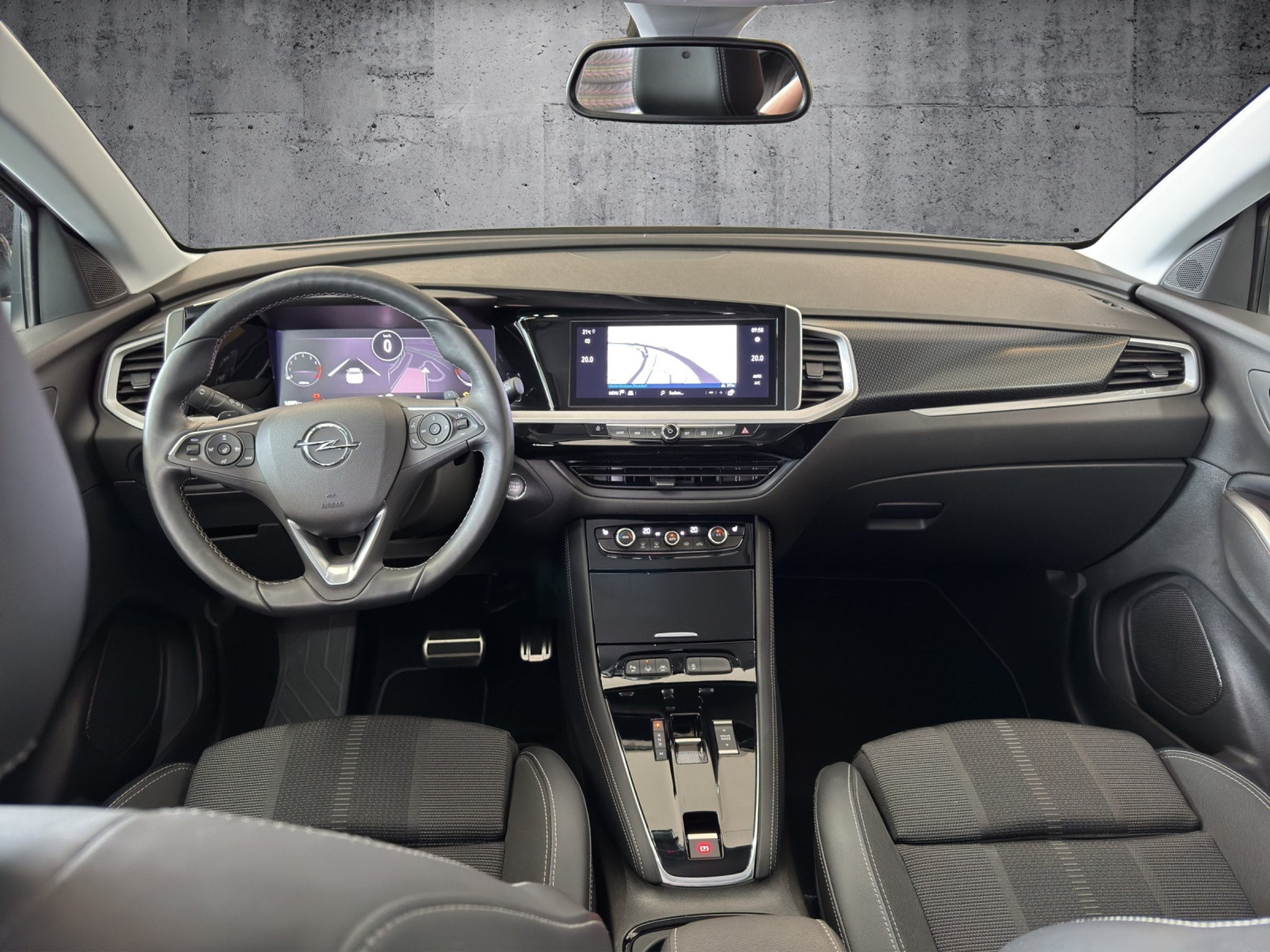 listing desktop thumbnail image 2