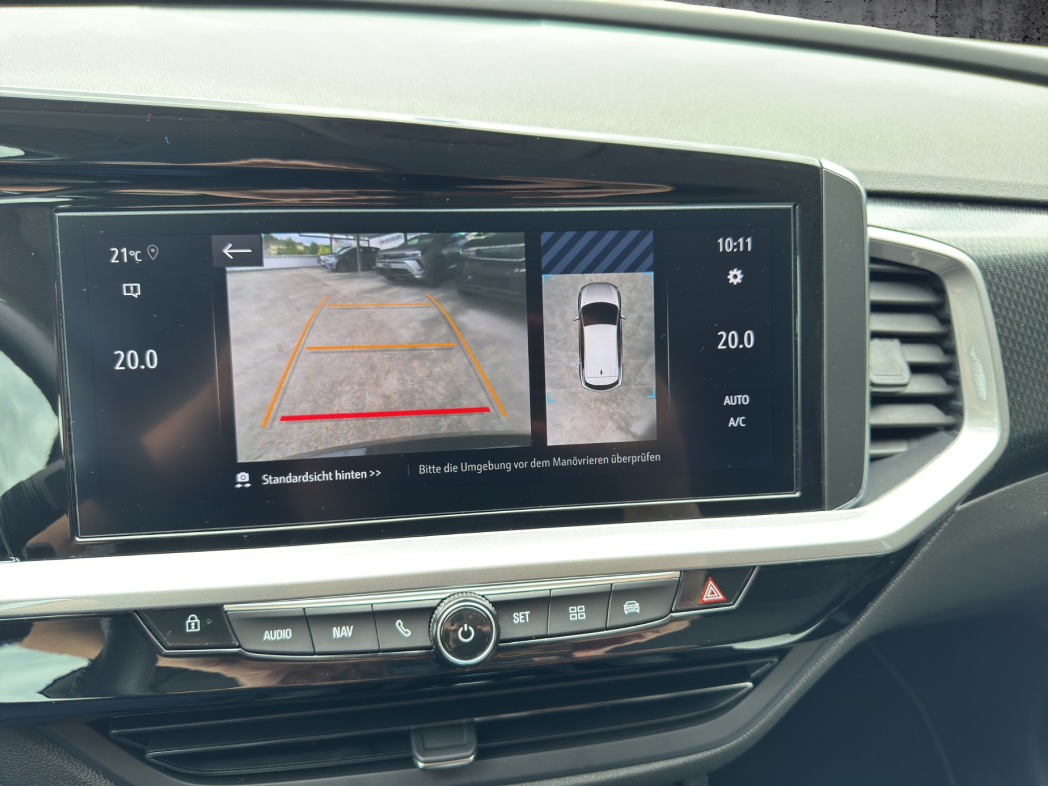 listing desktop thumbnail image 3