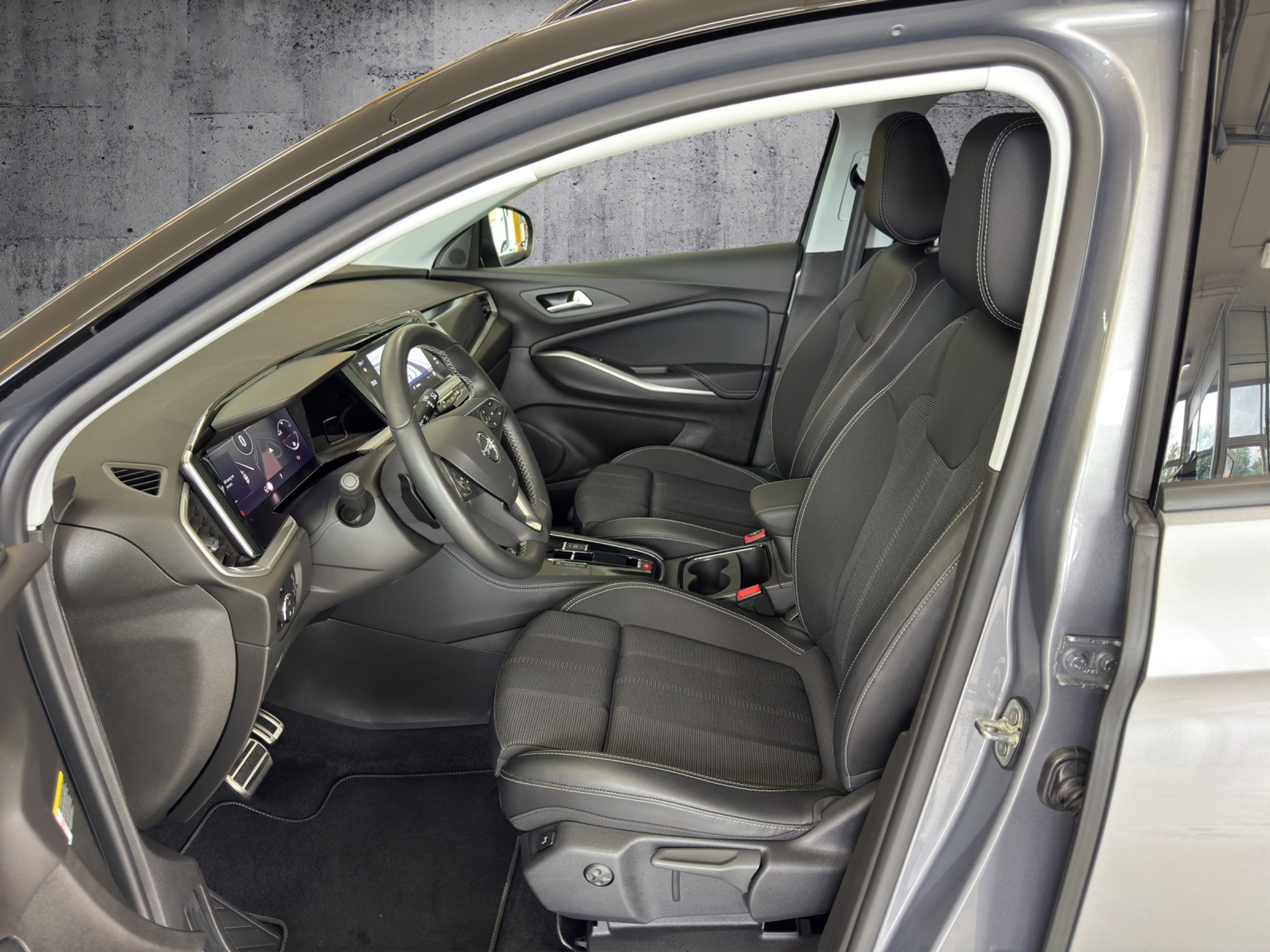 listing desktop thumbnail image 1