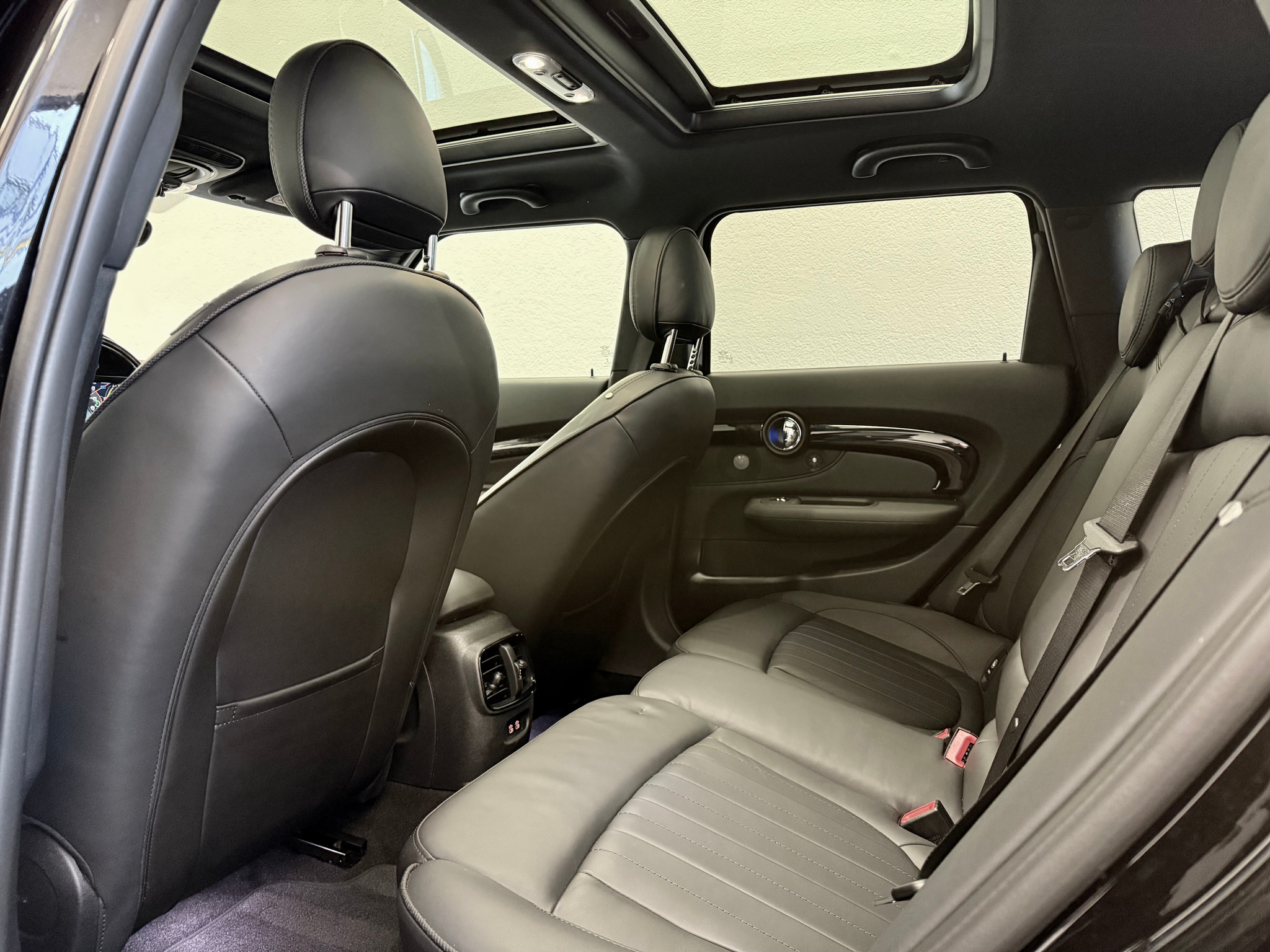 listing desktop thumbnail image 27