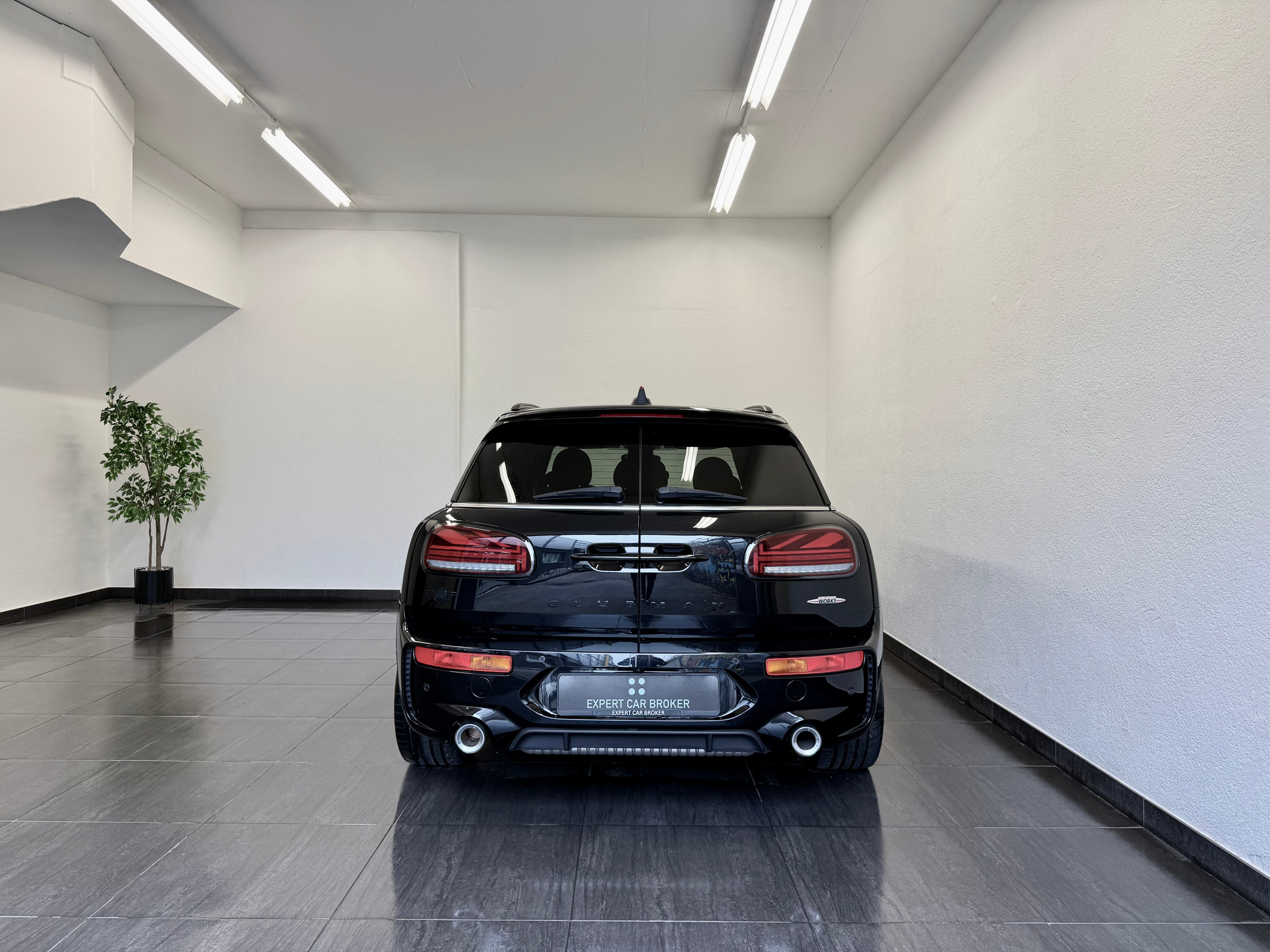 listing desktop thumbnail image 10