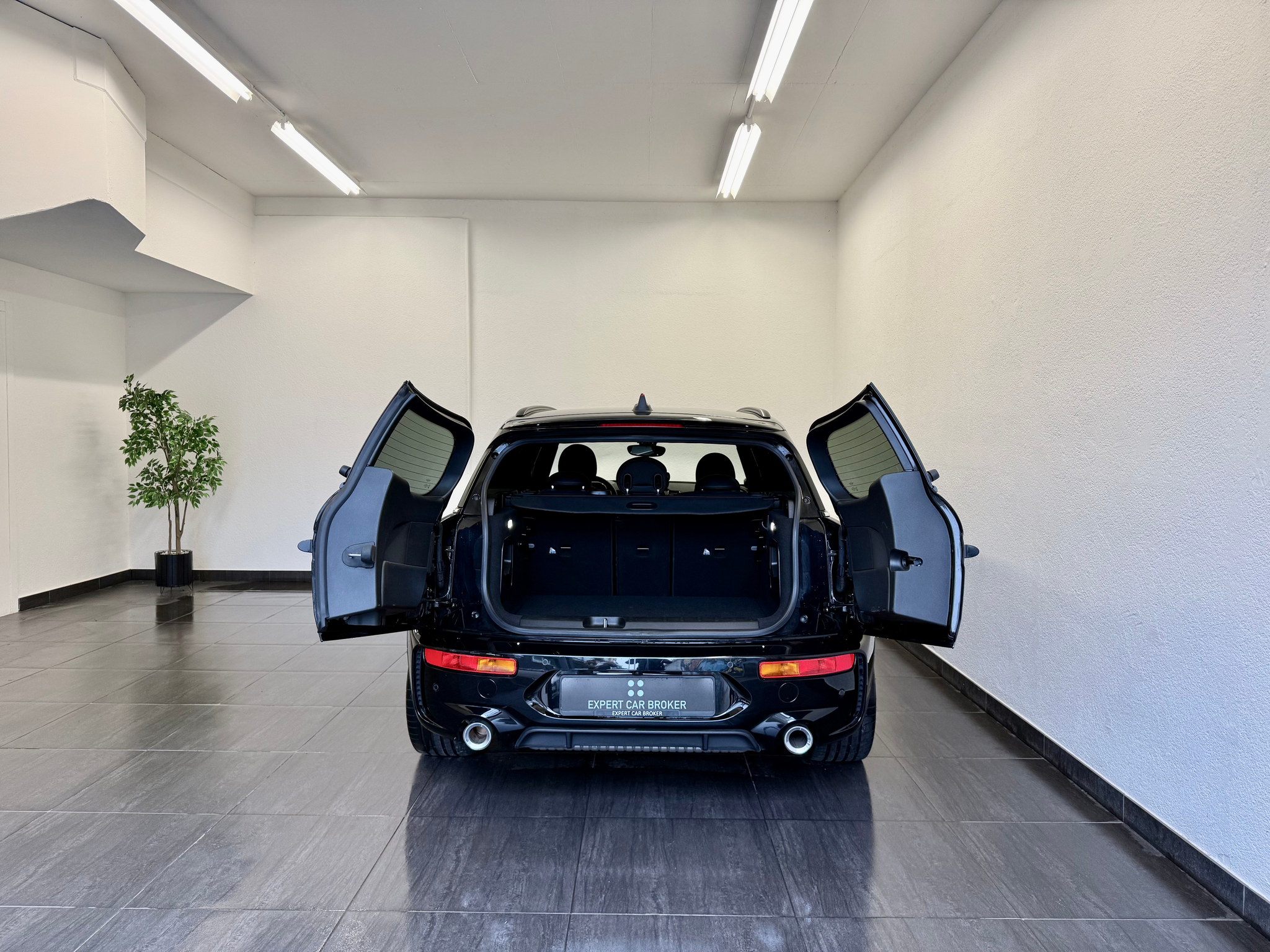 listing desktop thumbnail image 11