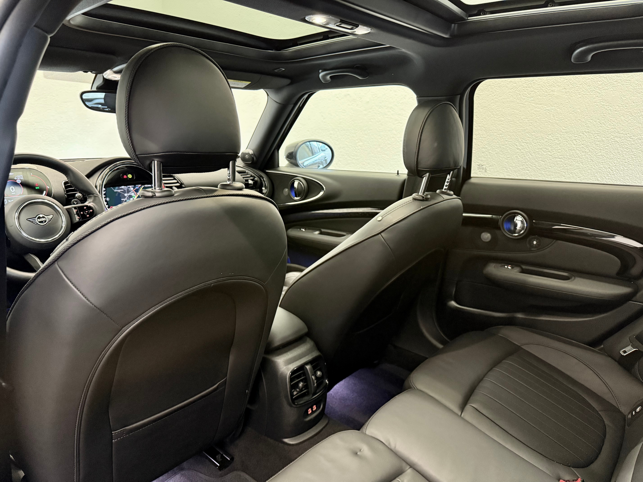 listing desktop thumbnail image 28