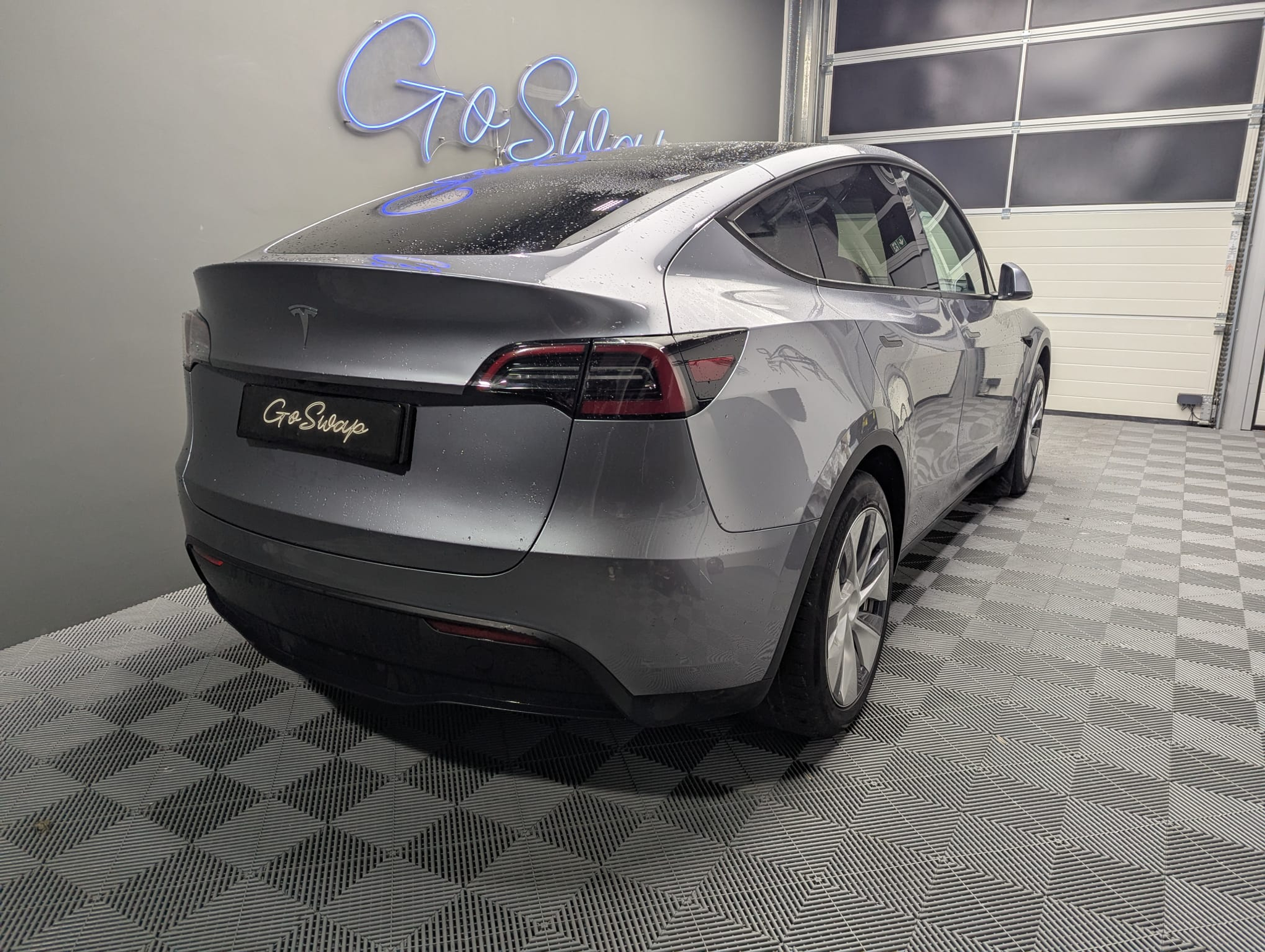 listing desktop thumbnail image 1