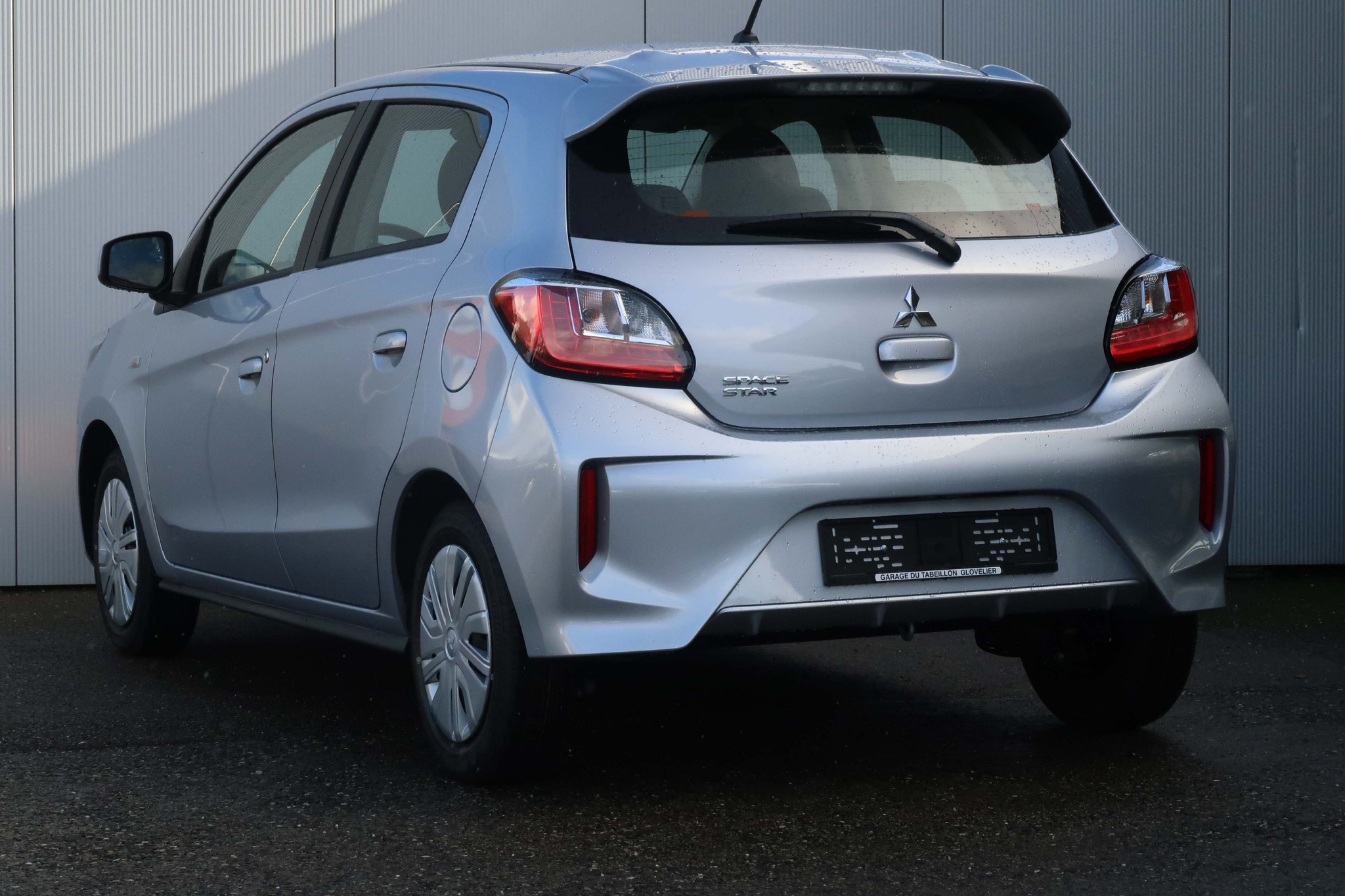 listing desktop thumbnail image 3