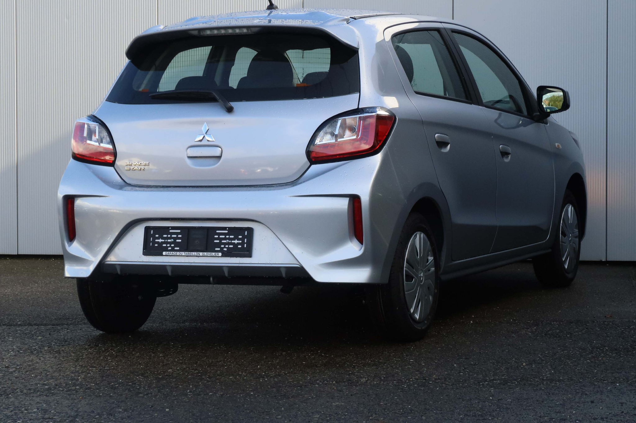 listing desktop thumbnail image 2