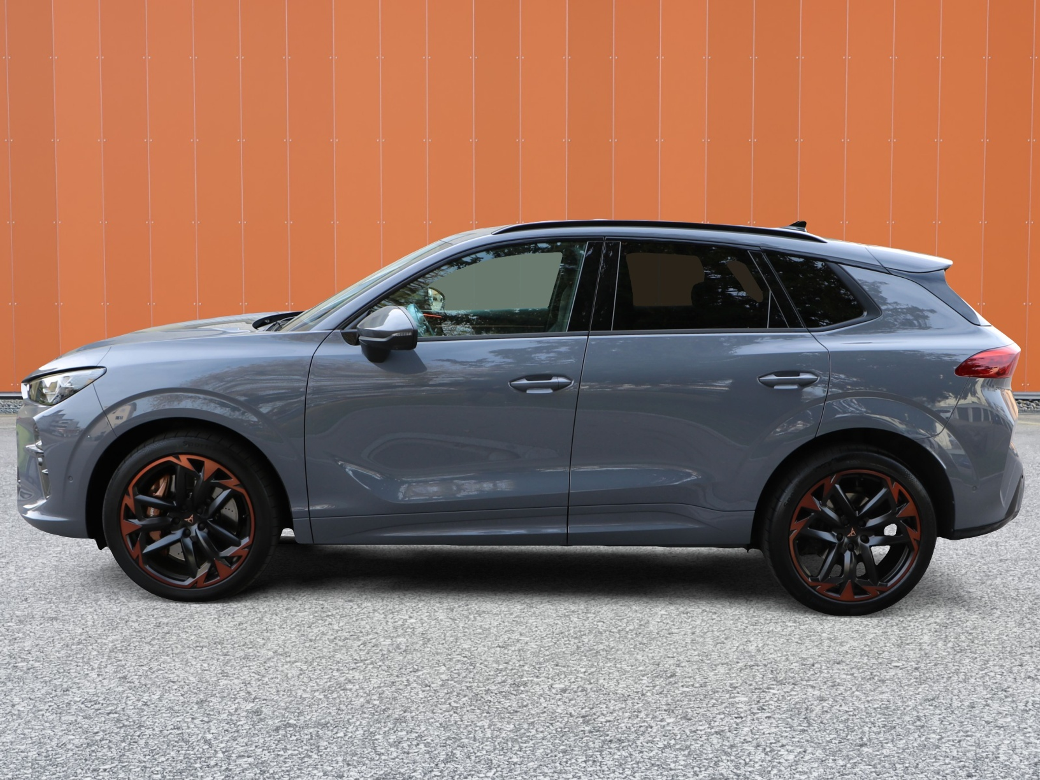 listing desktop thumbnail image 3