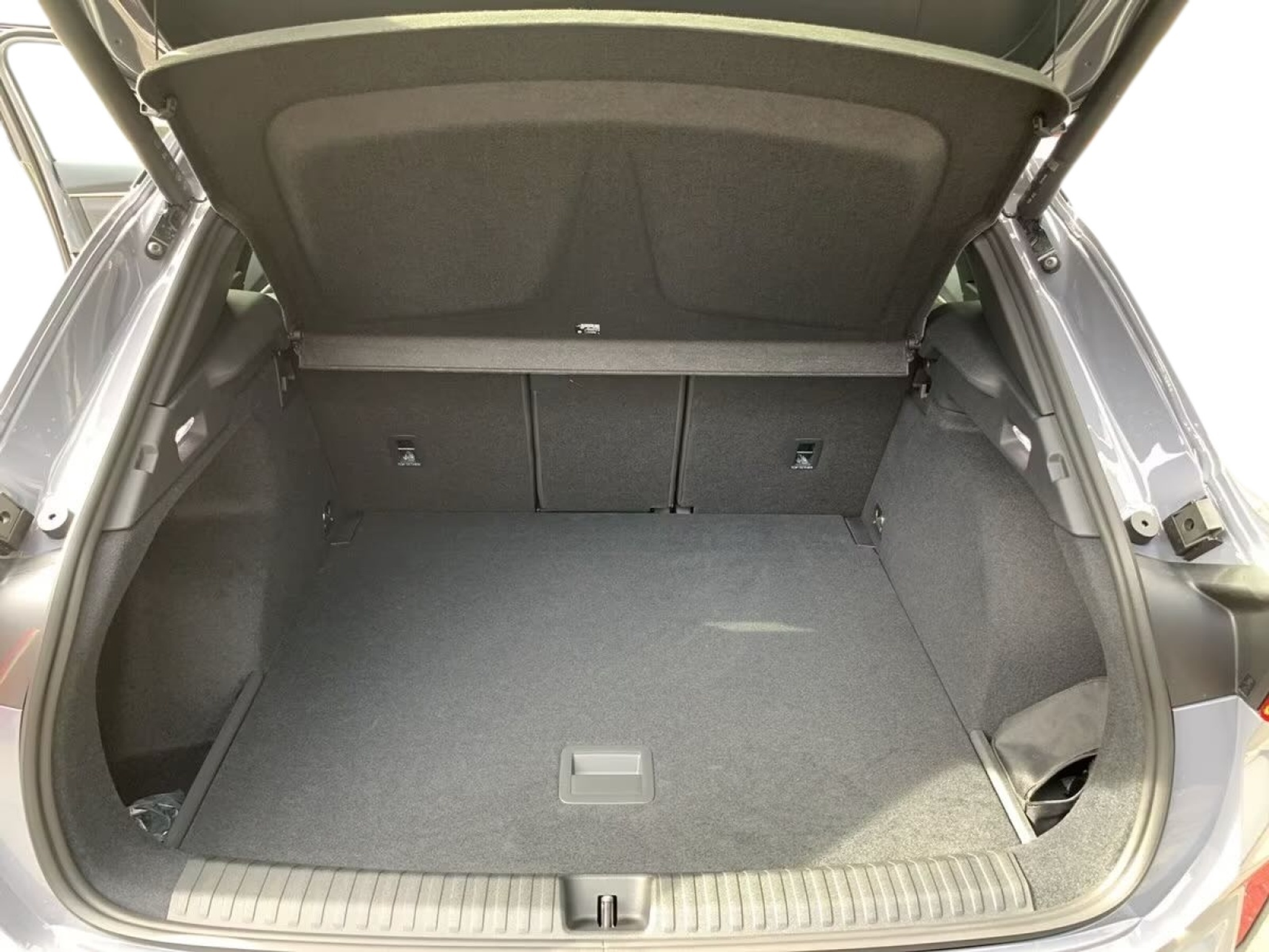 listing desktop thumbnail image 11