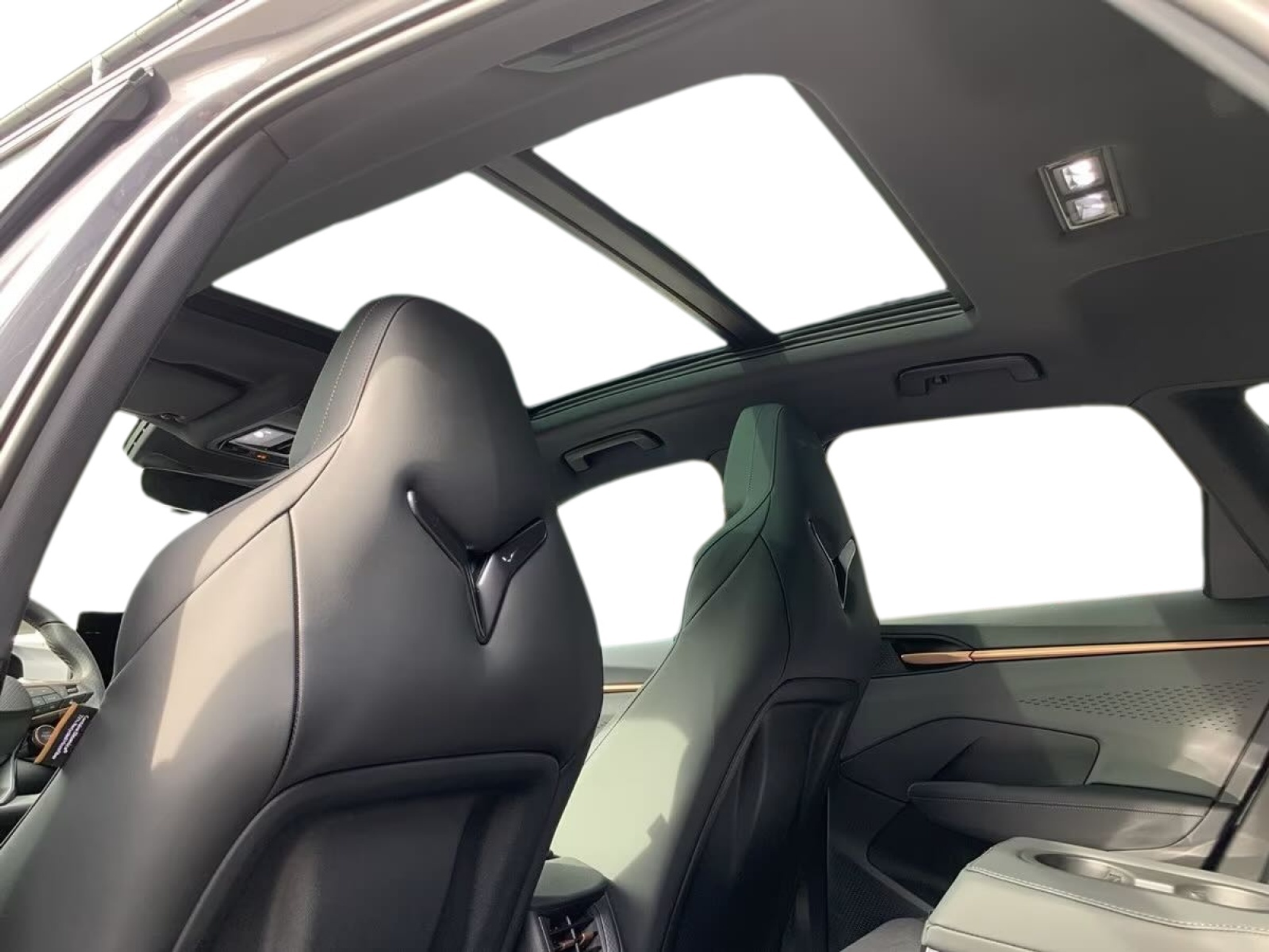 listing desktop thumbnail image 7