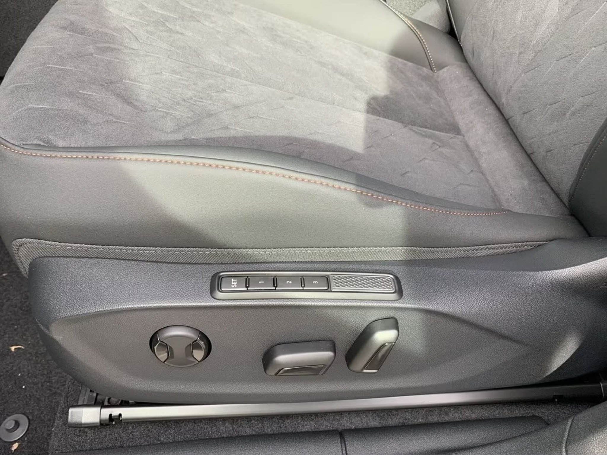 listing desktop thumbnail image 10