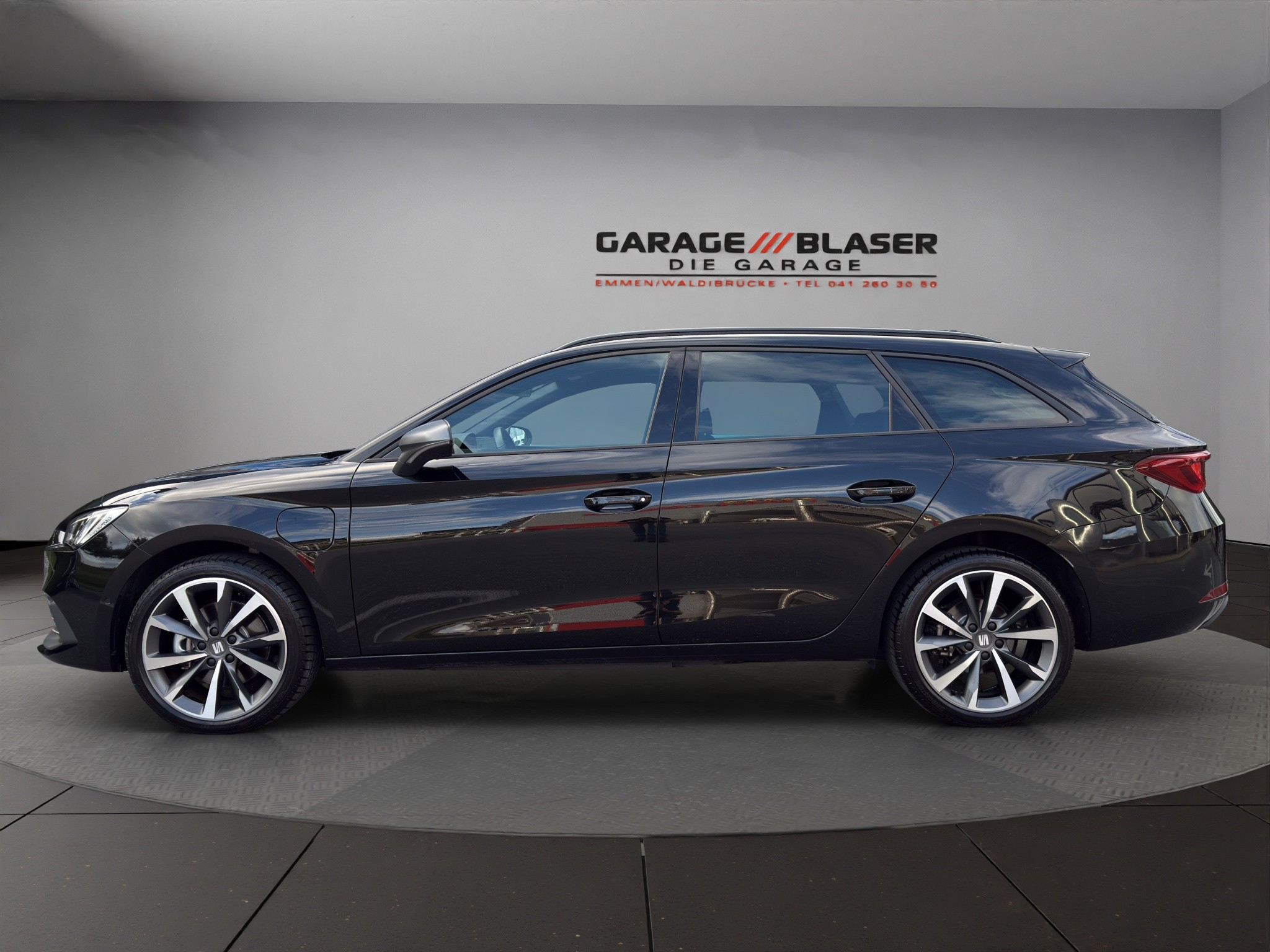 listing desktop thumbnail image 1