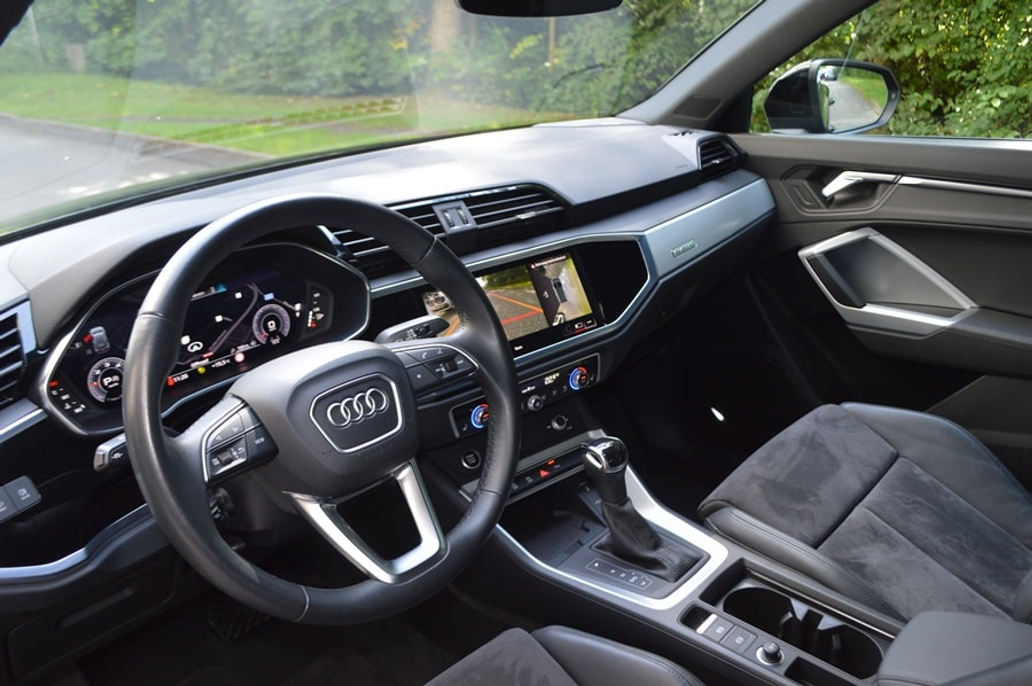 listing desktop thumbnail image 5