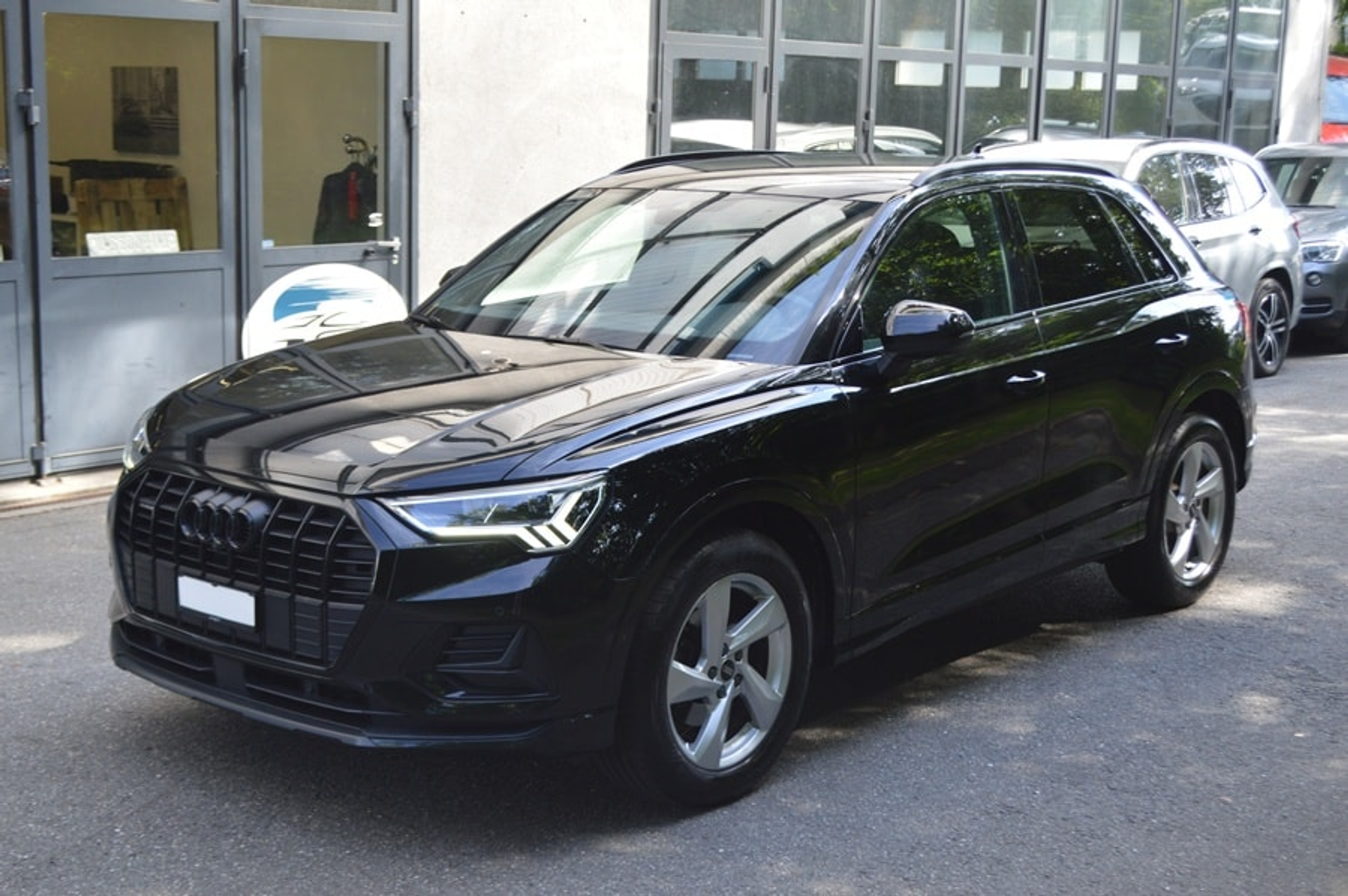 listing desktop thumbnail image 2