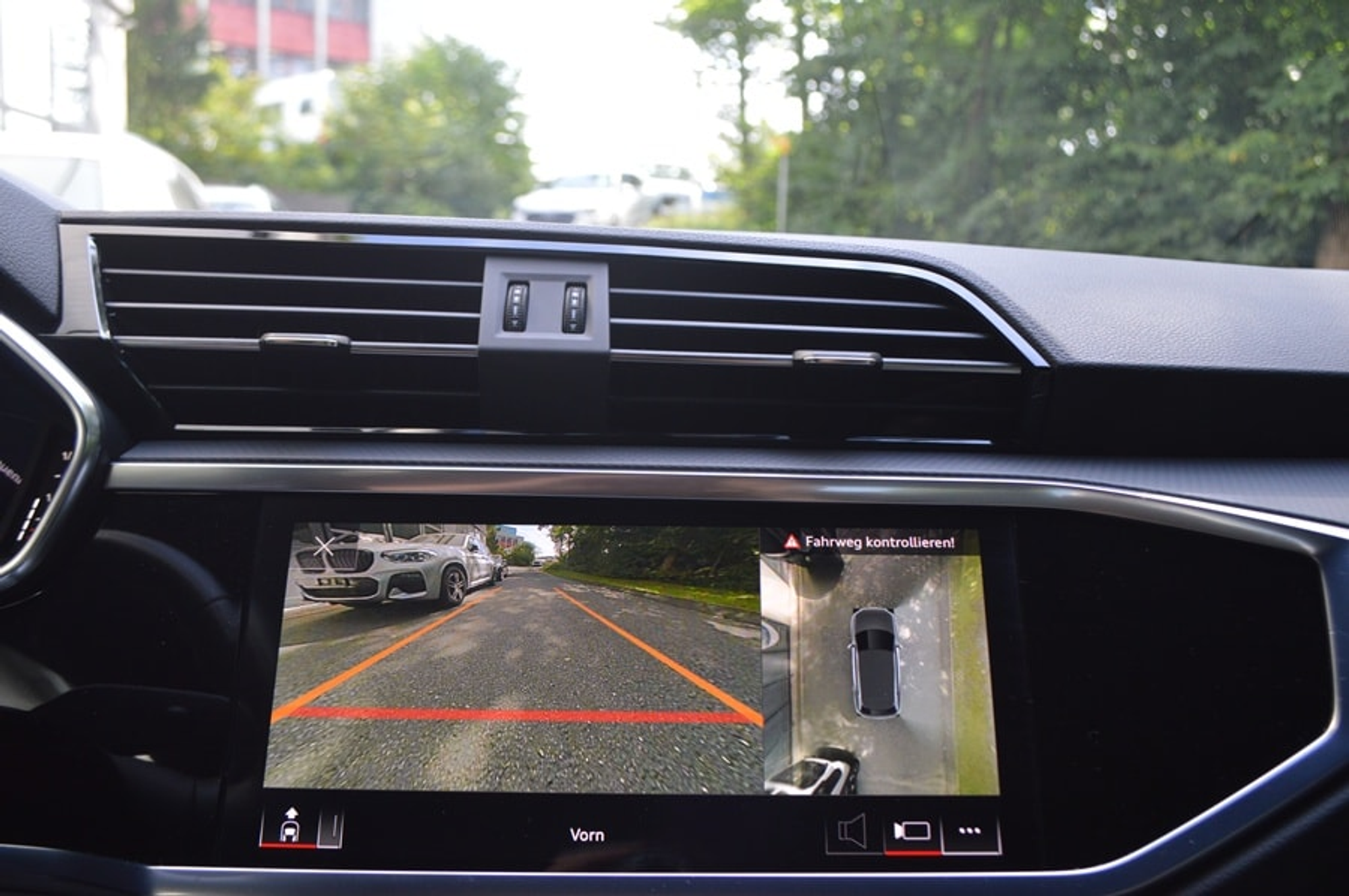 listing desktop thumbnail image 10