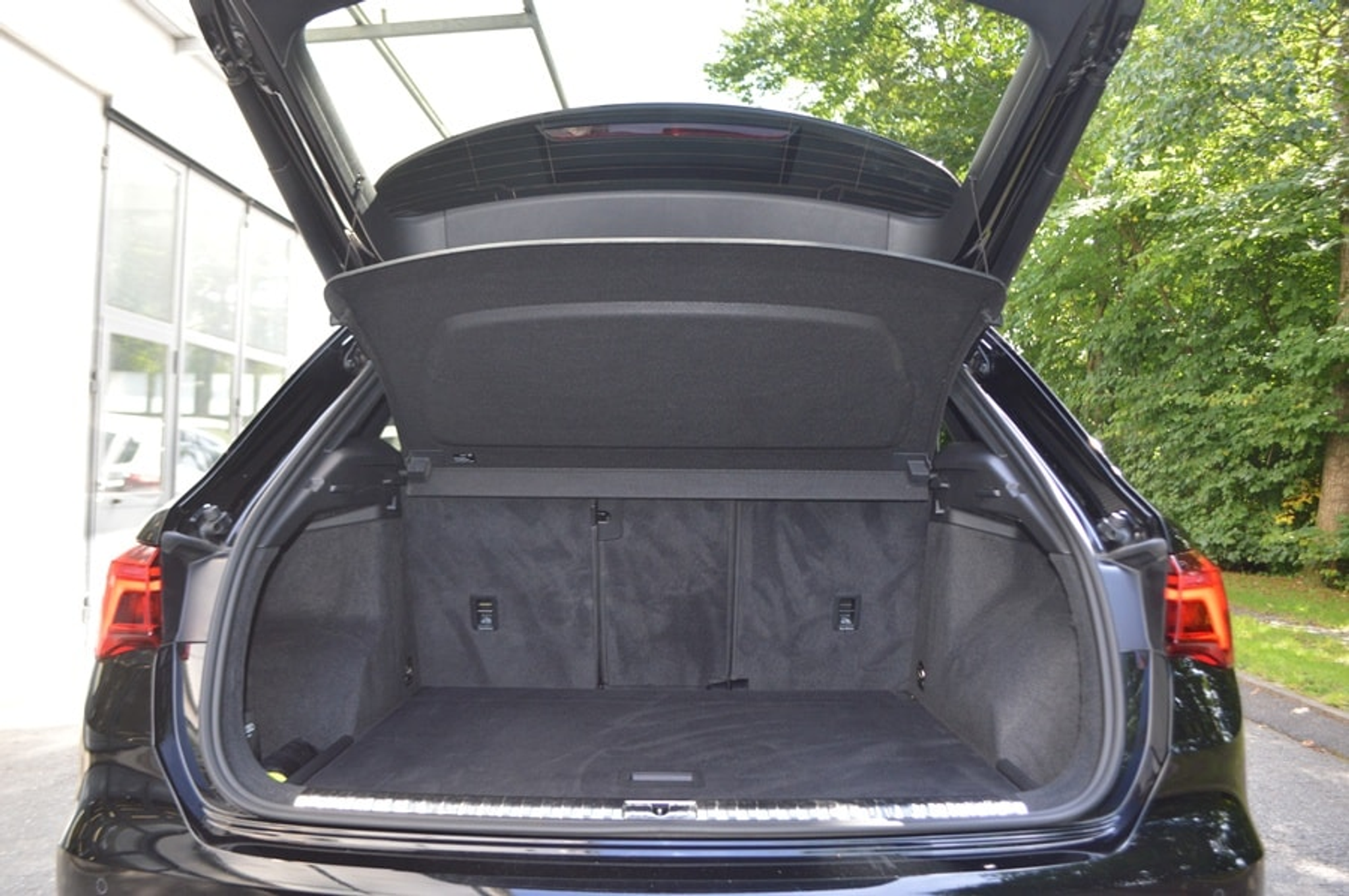 listing desktop thumbnail image 11