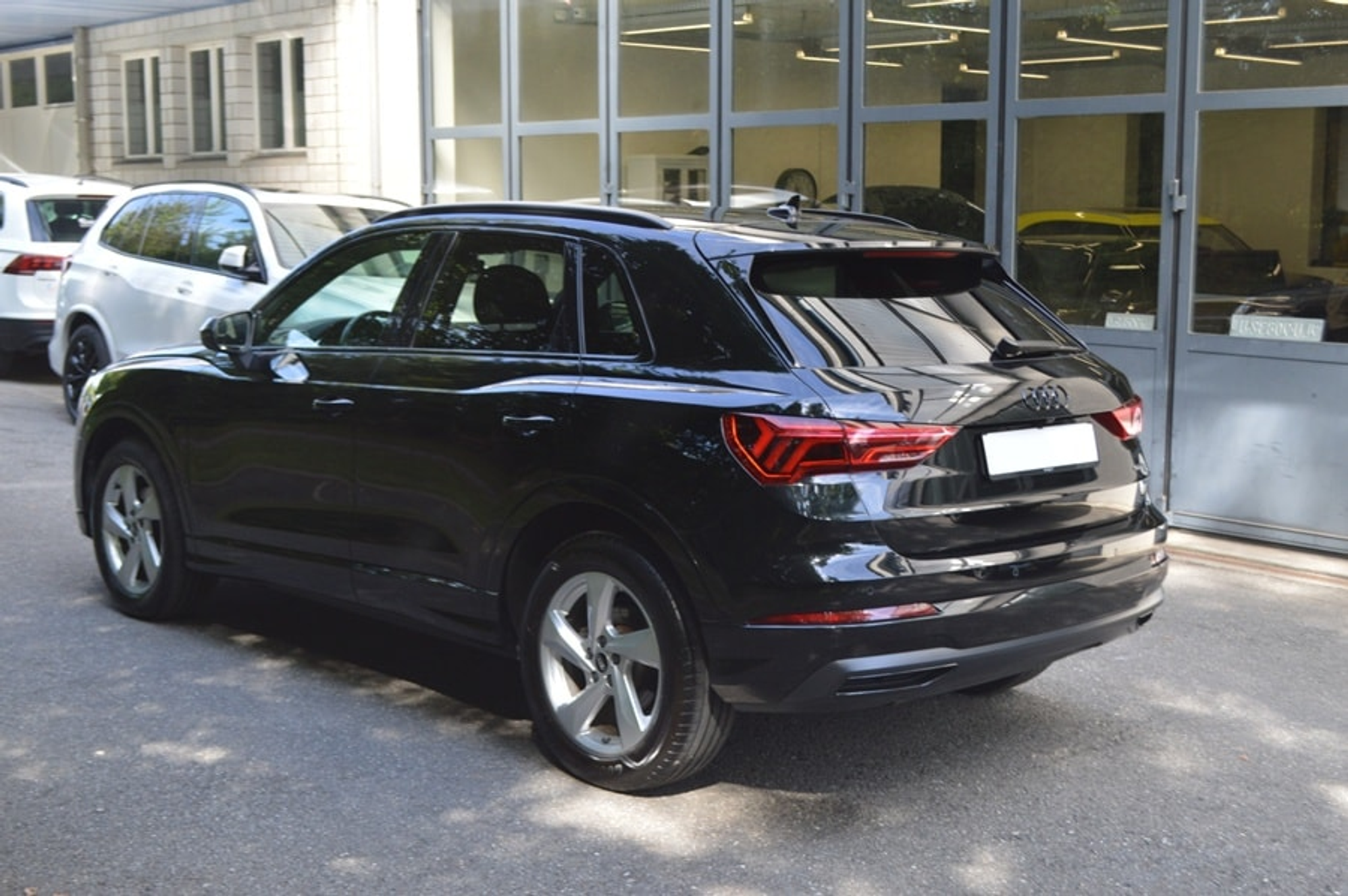 listing desktop thumbnail image 4