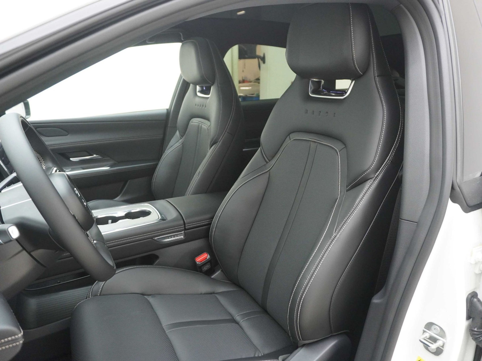 listing desktop thumbnail image 6