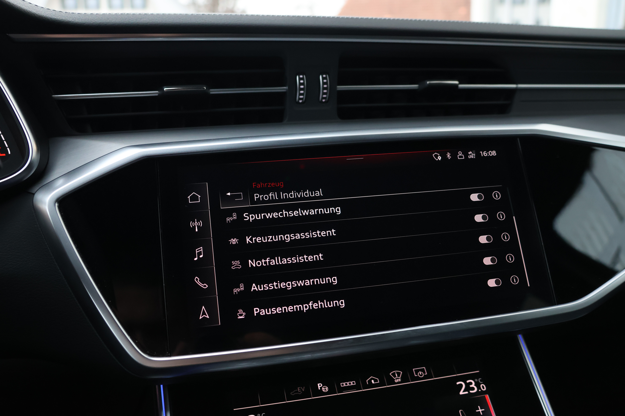 listing desktop thumbnail image 24