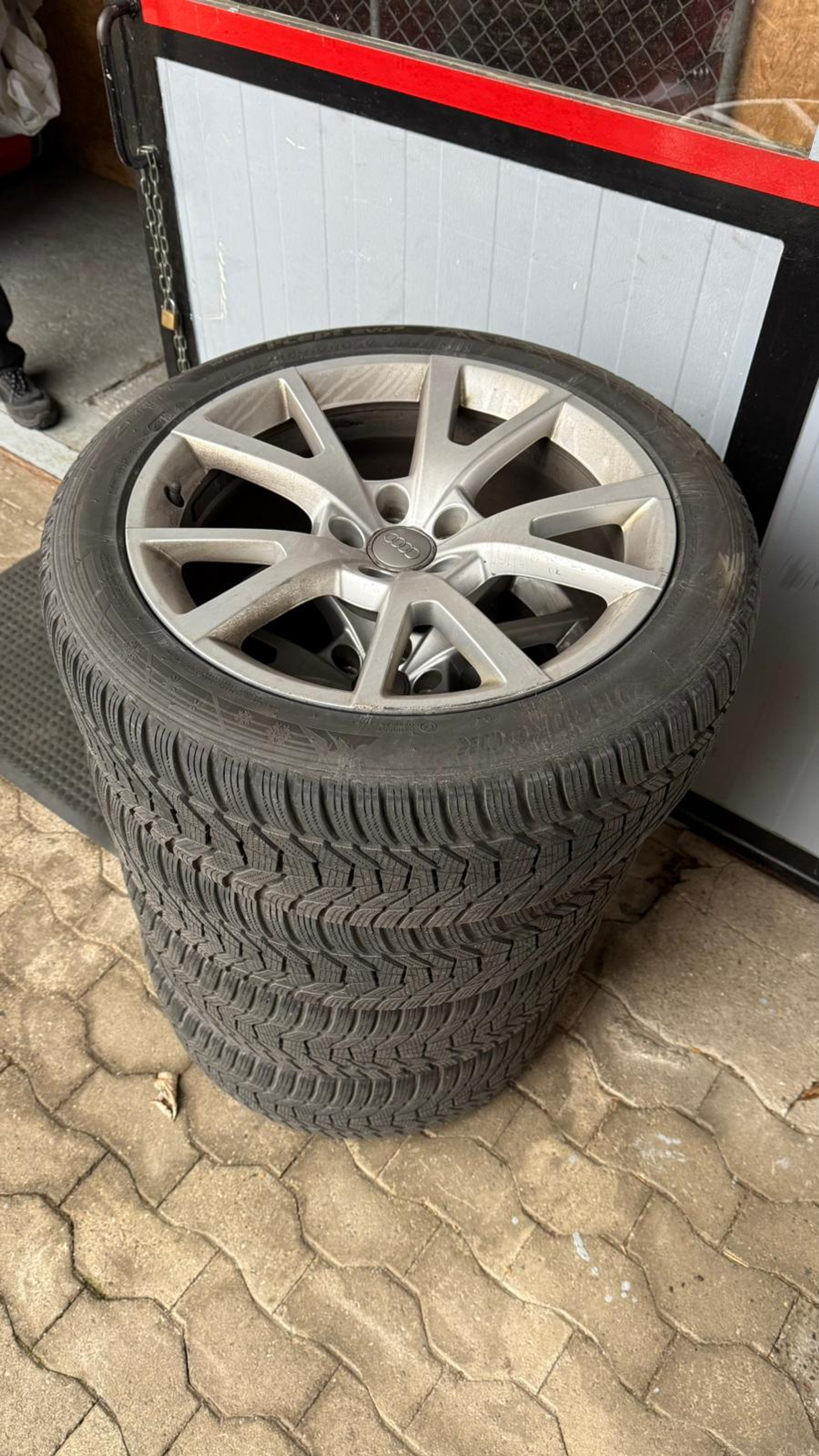 listing desktop thumbnail image 30