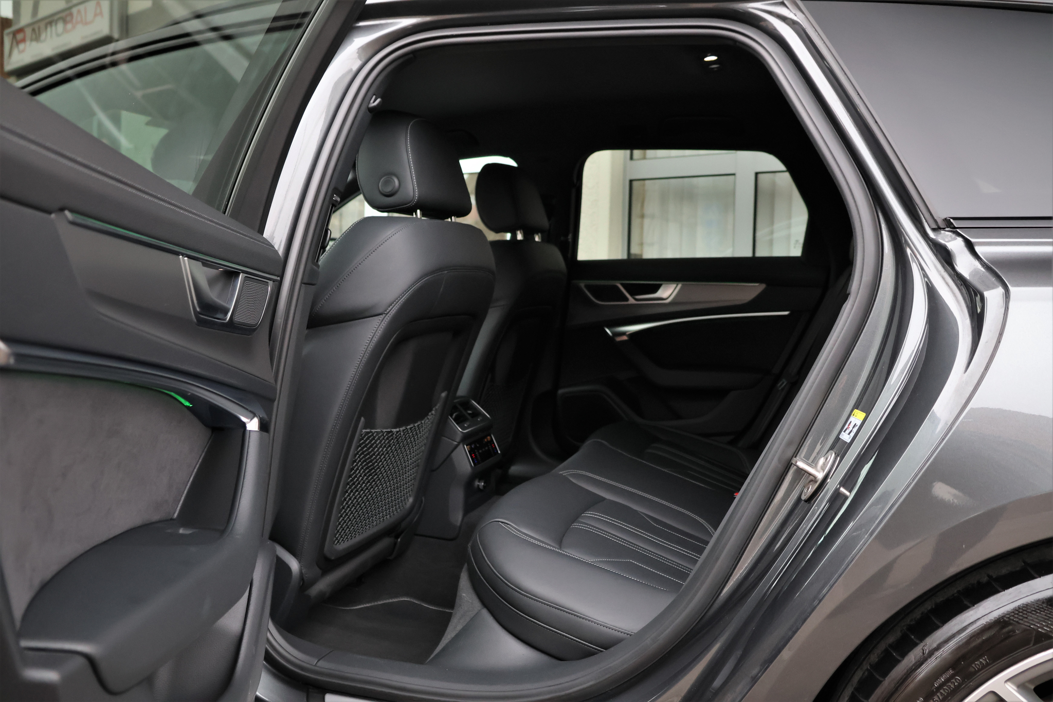 listing desktop thumbnail image 12