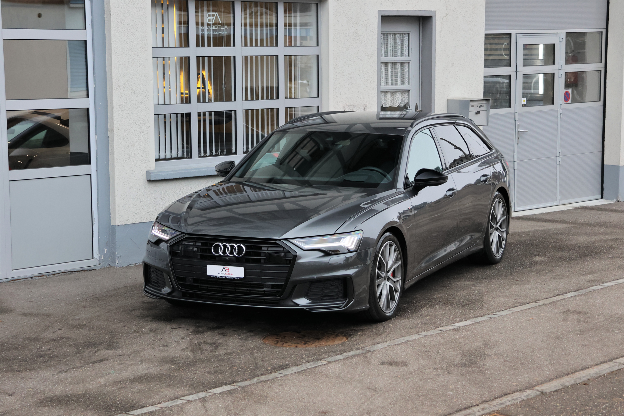 listing desktop thumbnail image 0